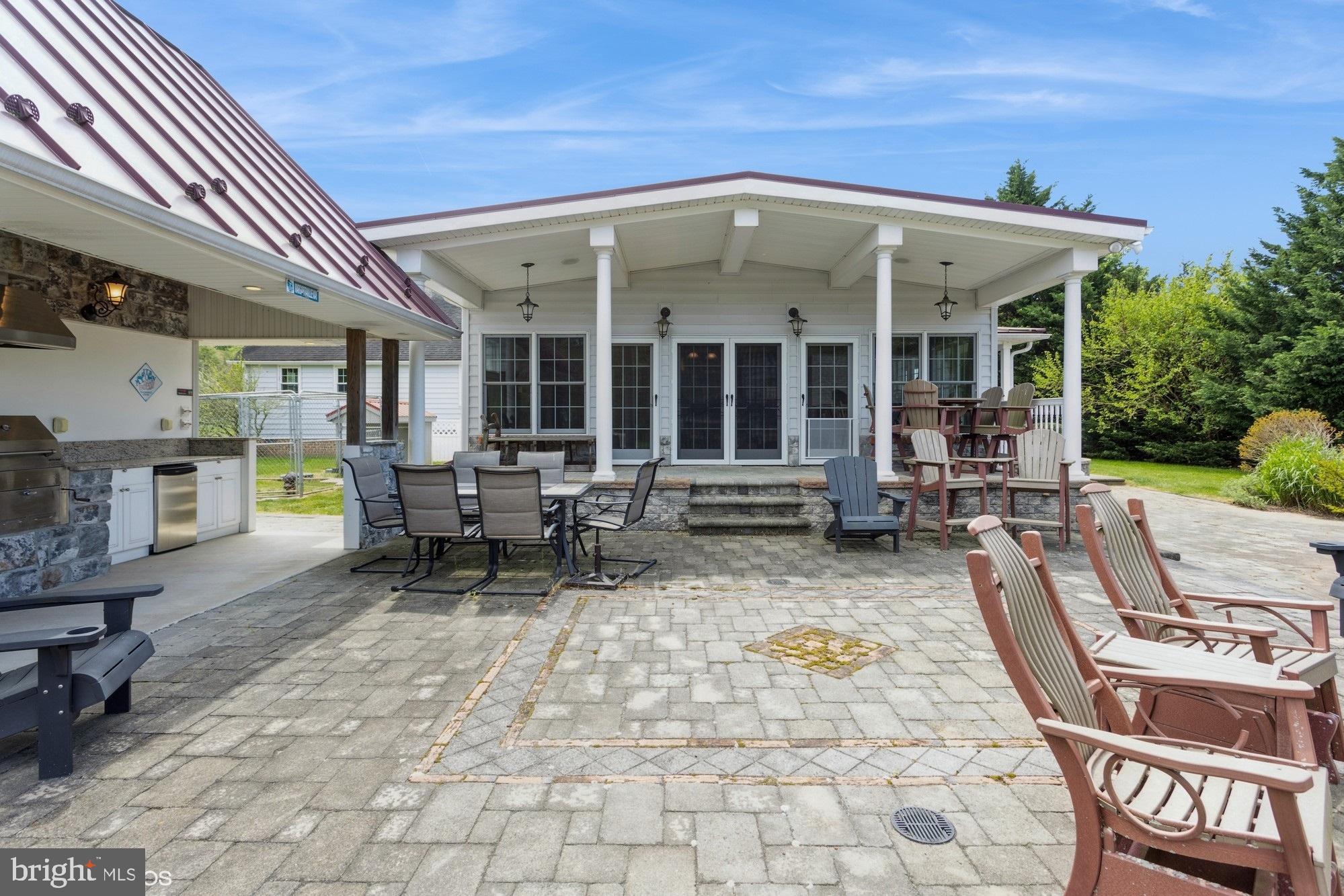 LINDEN MANOR - Residential