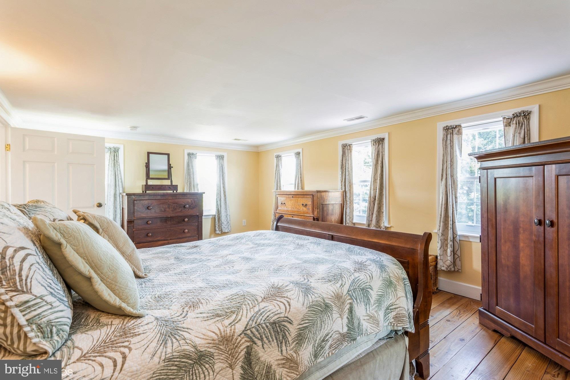 LINDEN MANOR - Residential