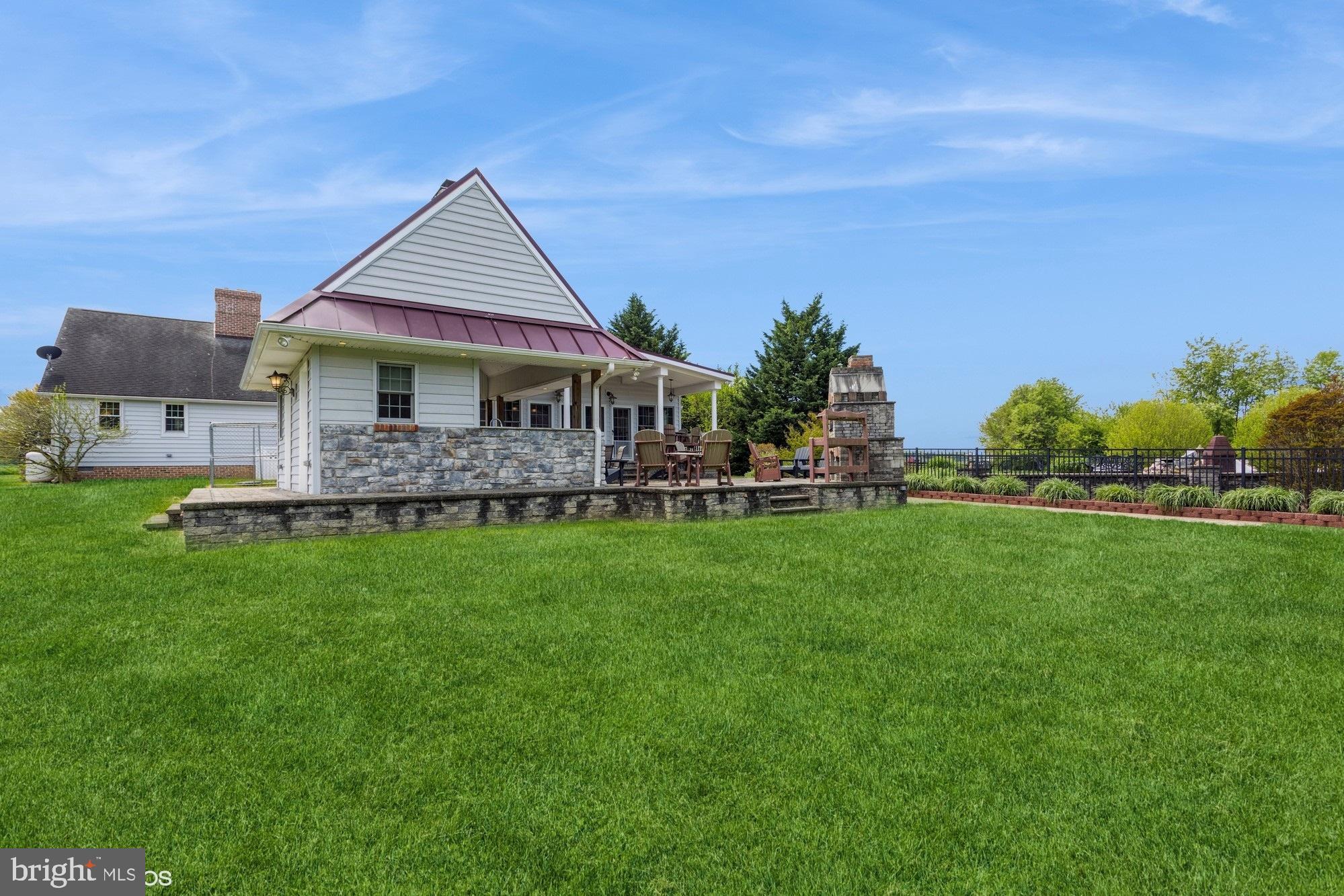 LINDEN MANOR - Residential