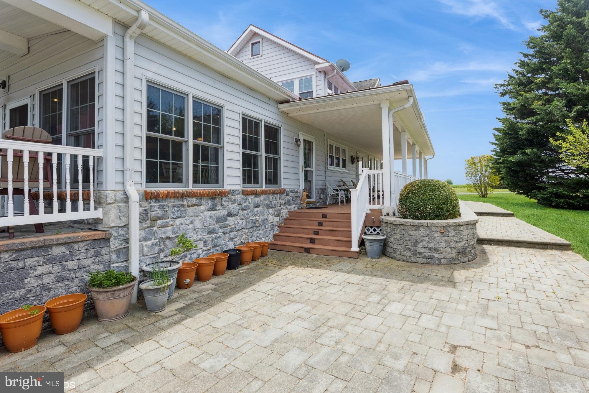 LINDEN MANOR - Residential