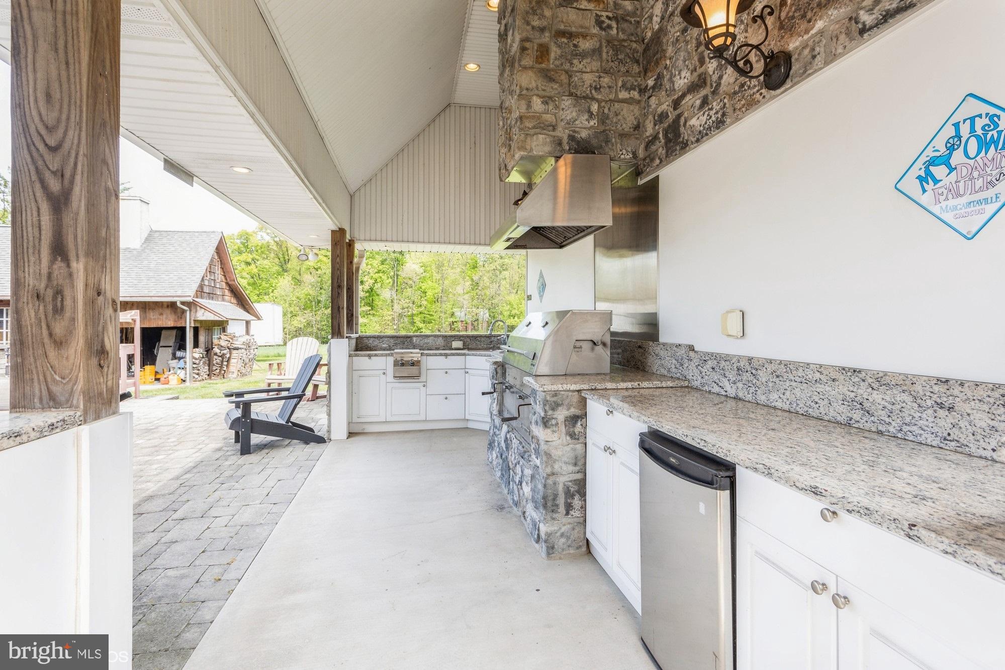 LINDEN MANOR - Residential