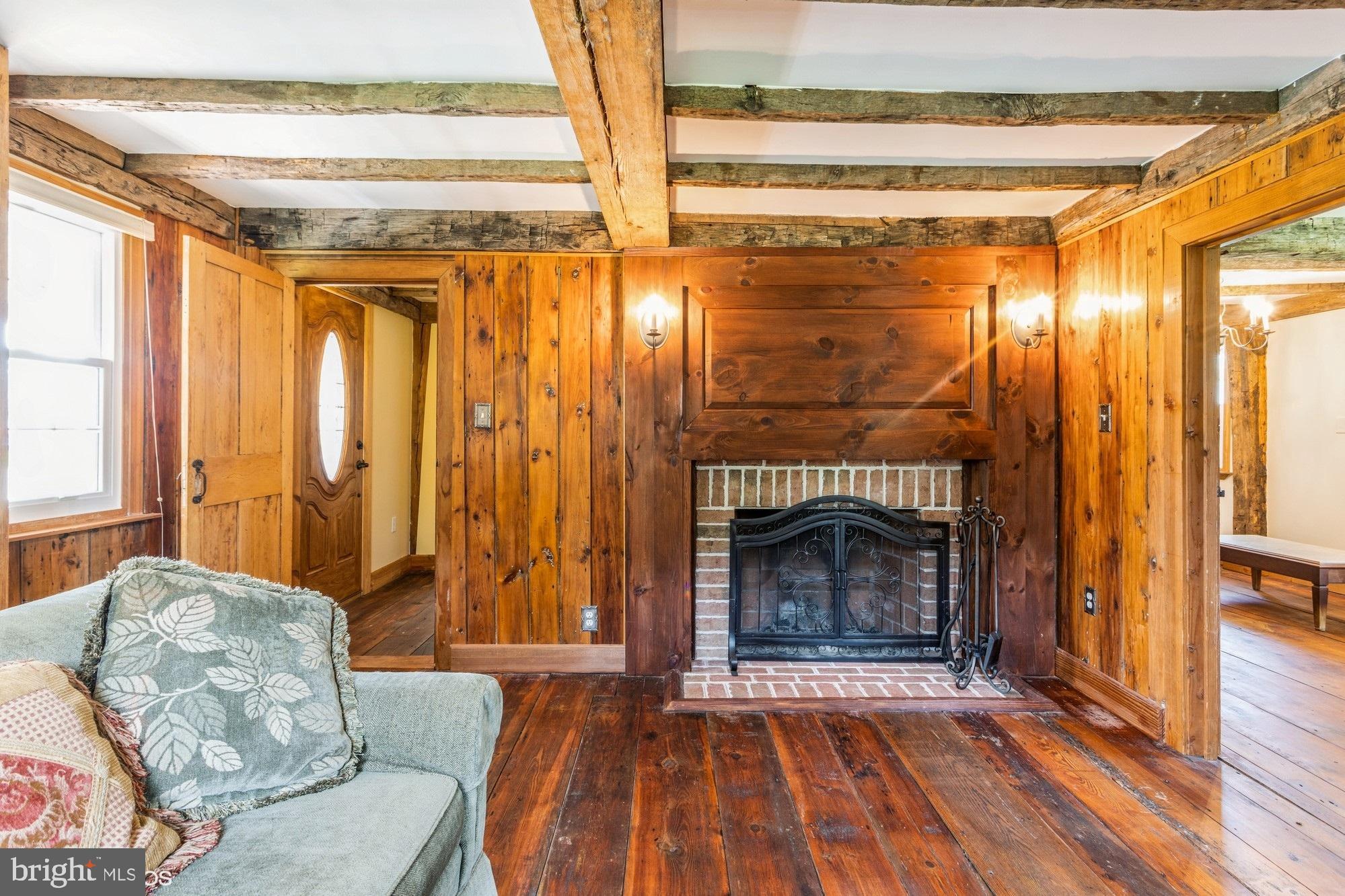 LINDEN MANOR - Residential