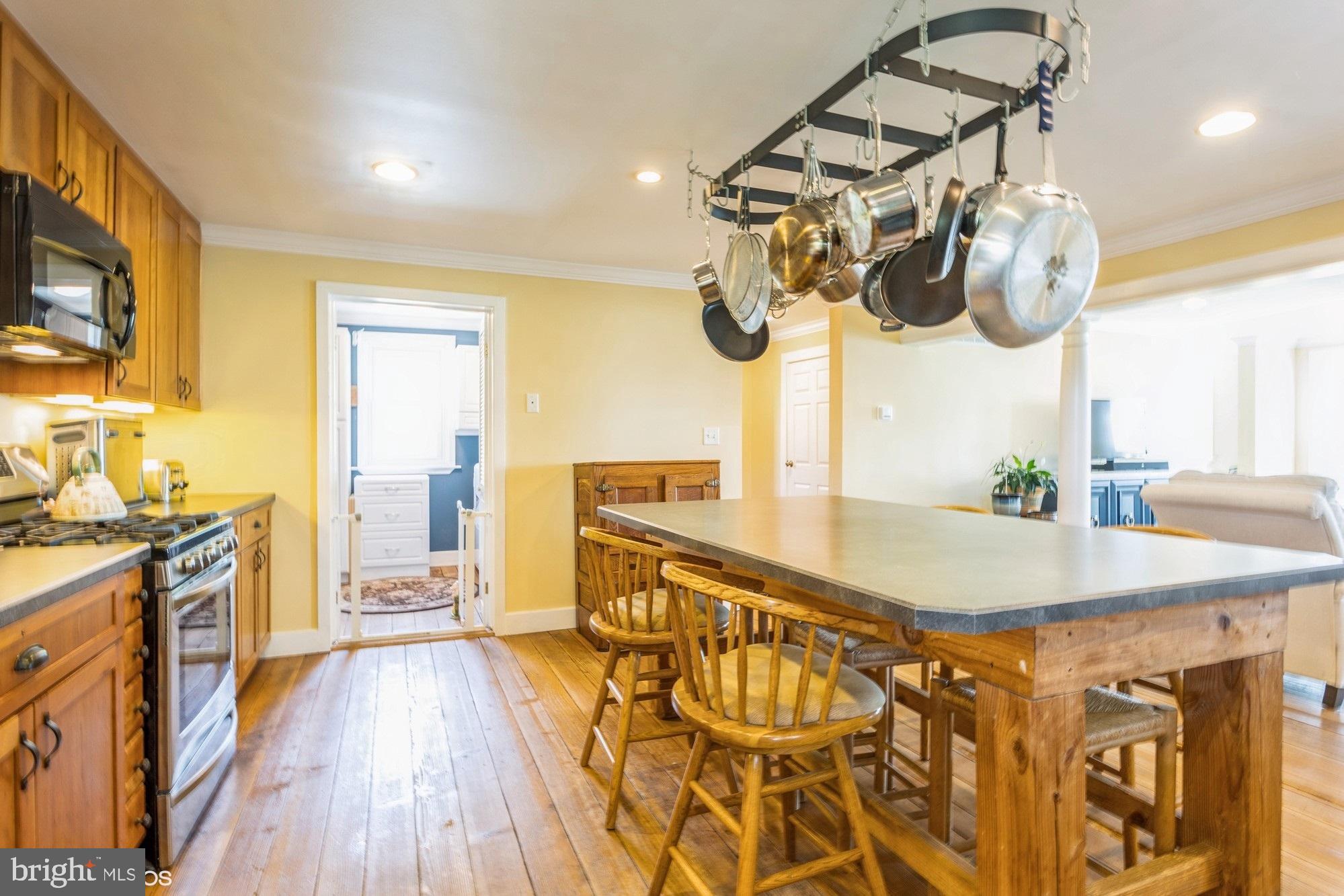 LINDEN MANOR - Residential