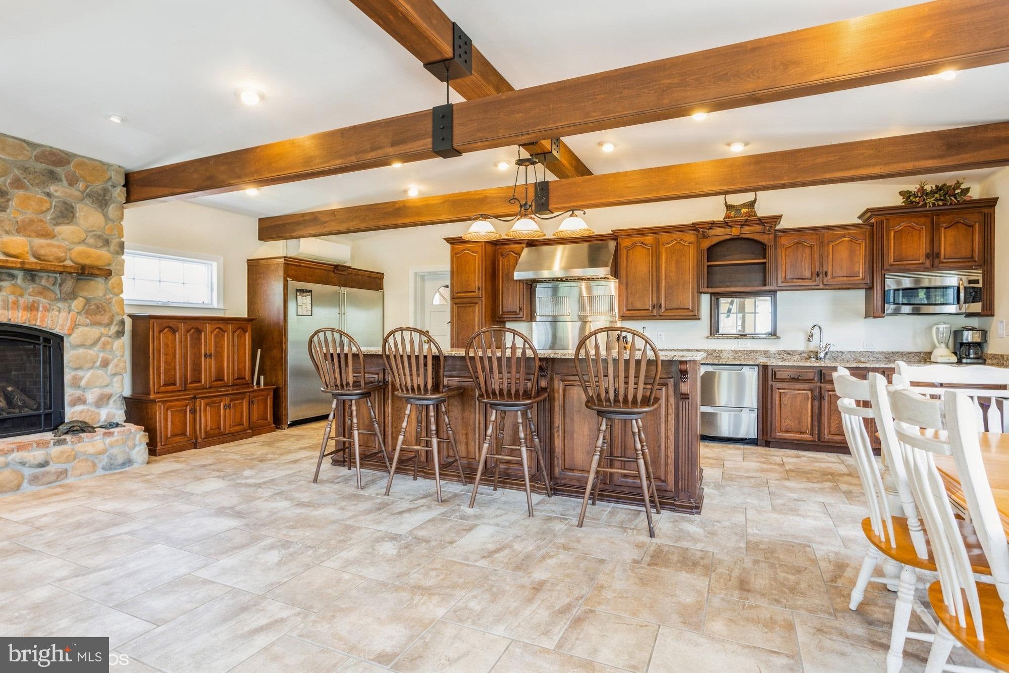 LINDEN MANOR - Residential