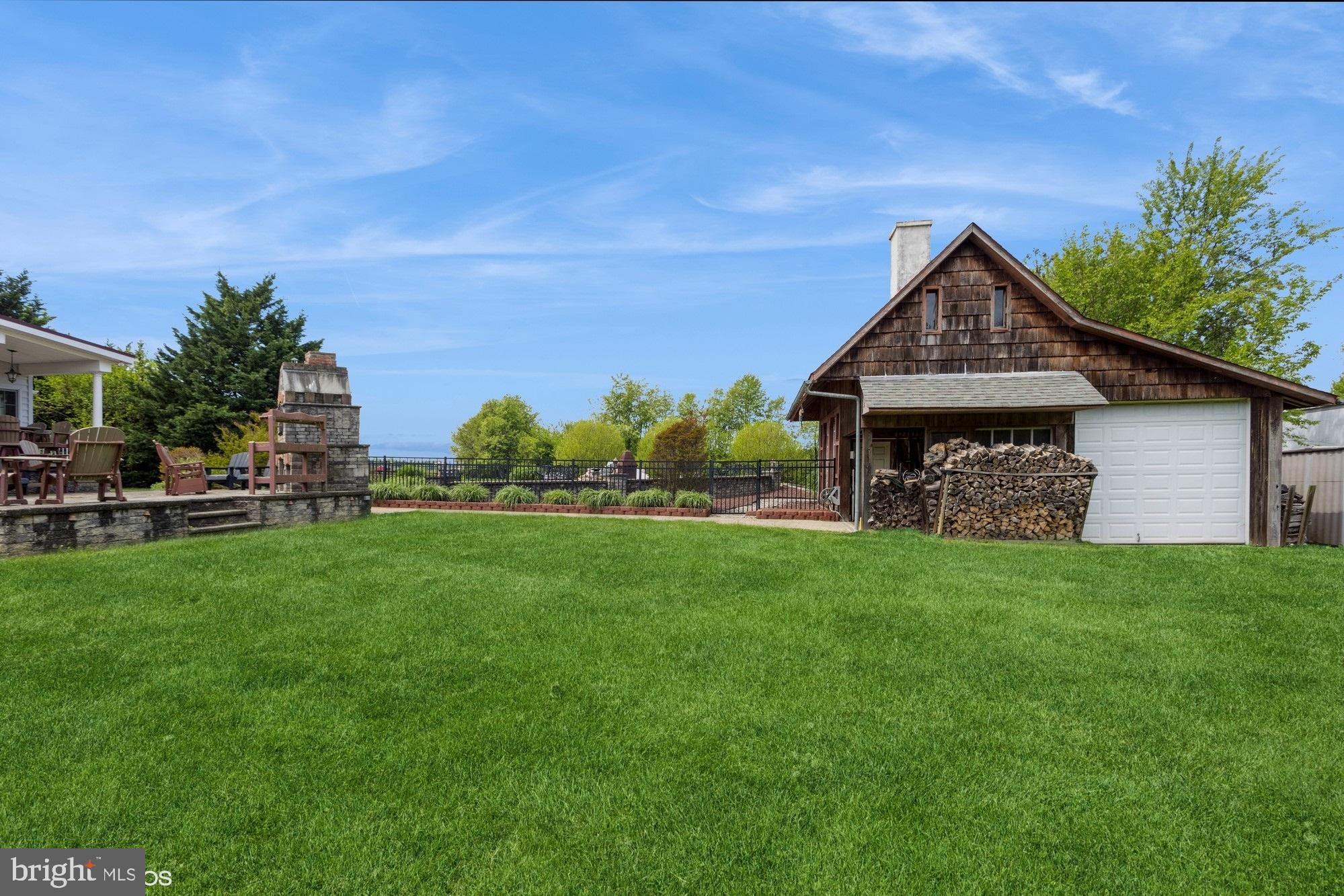 LINDEN MANOR - Residential