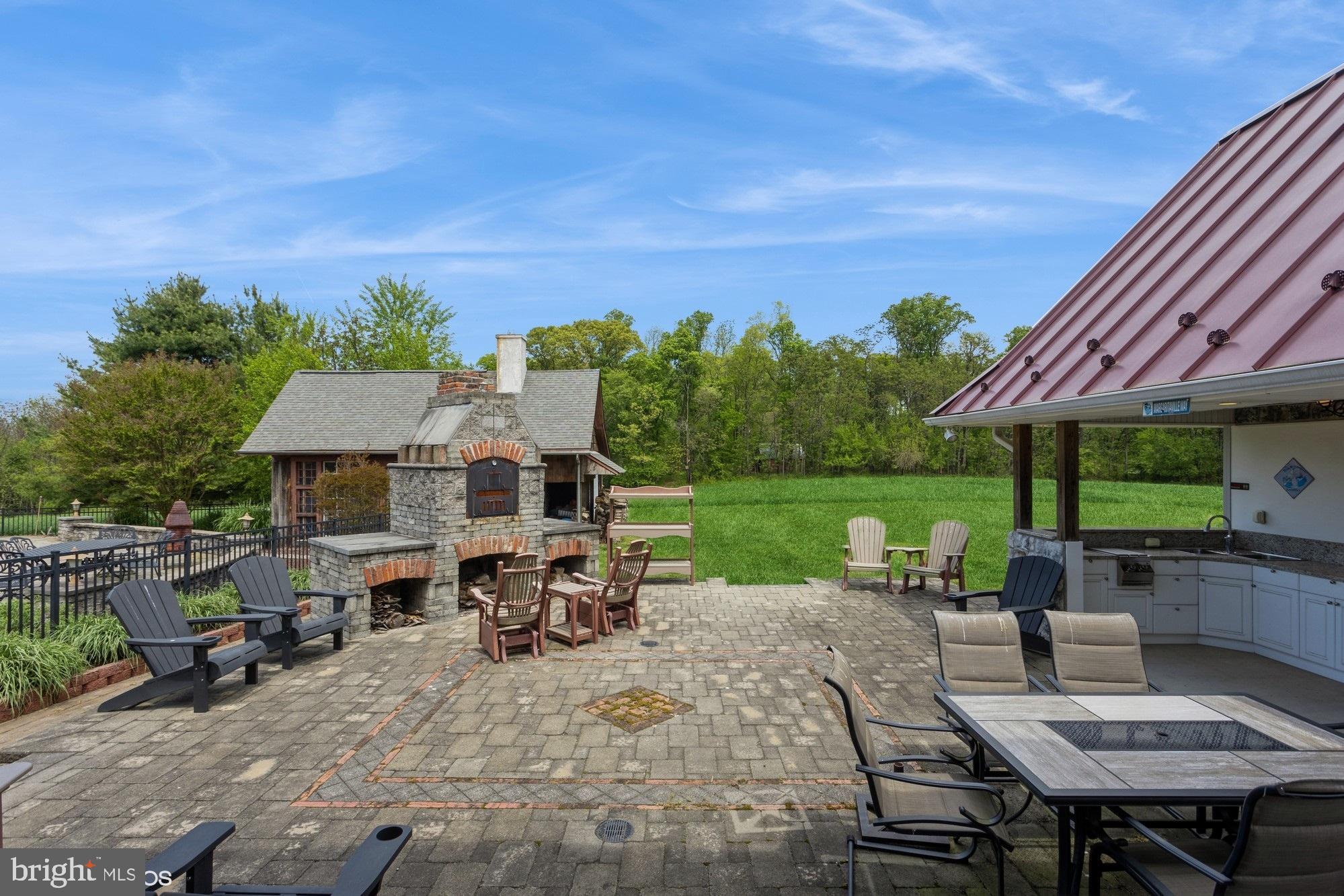 LINDEN MANOR - Residential