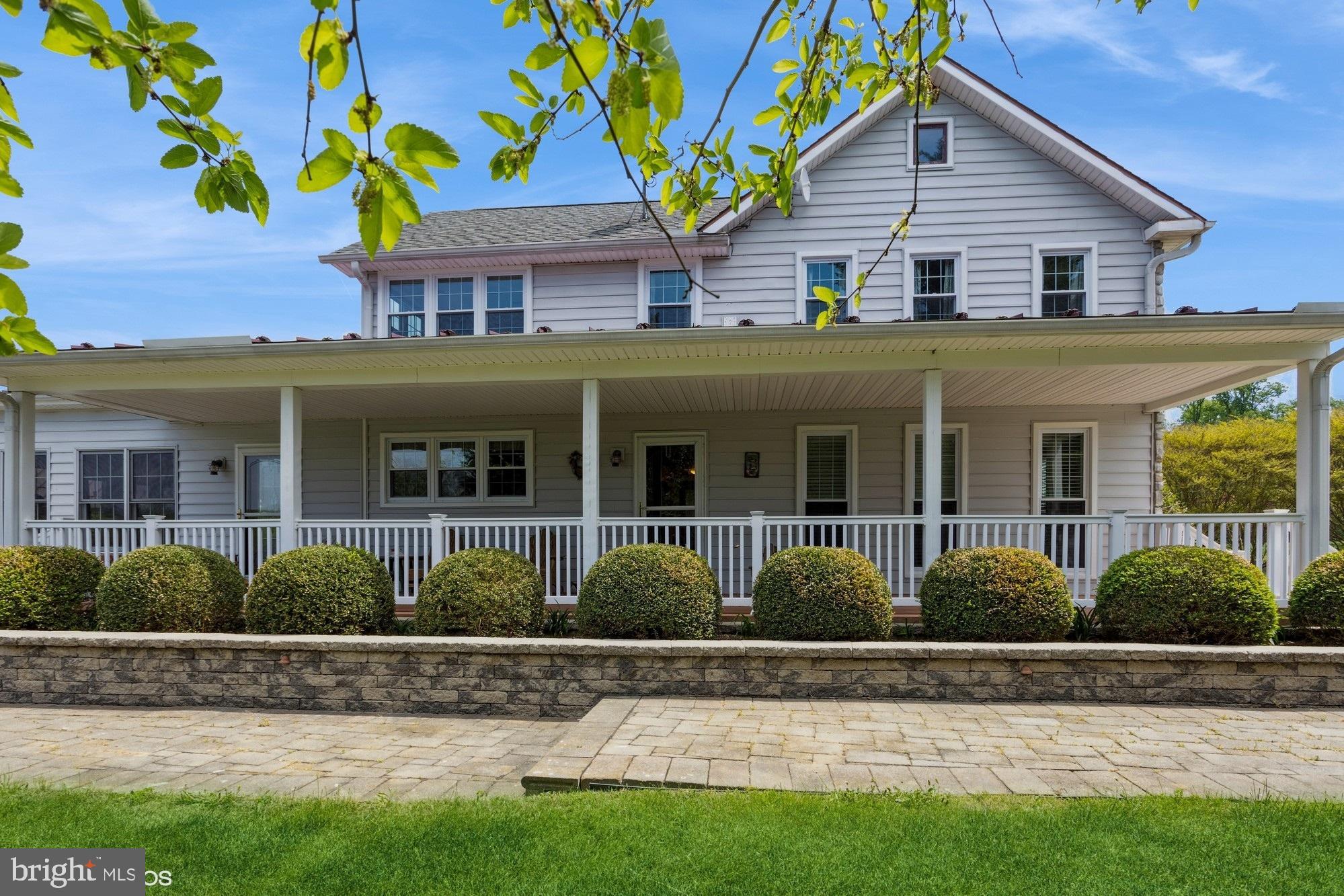 LINDEN MANOR - Residential