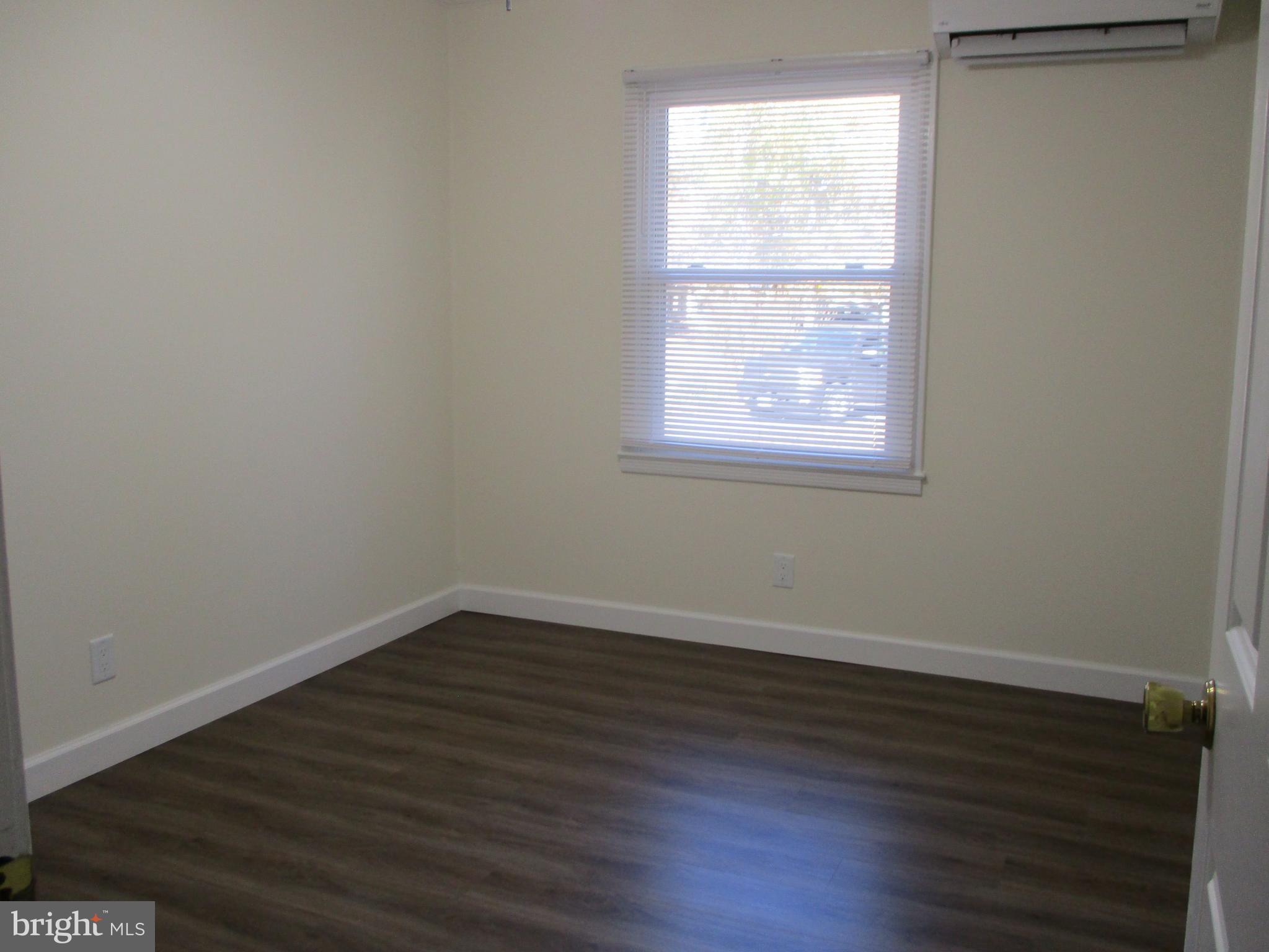 BAREFOOT ACRES - Residential Lease