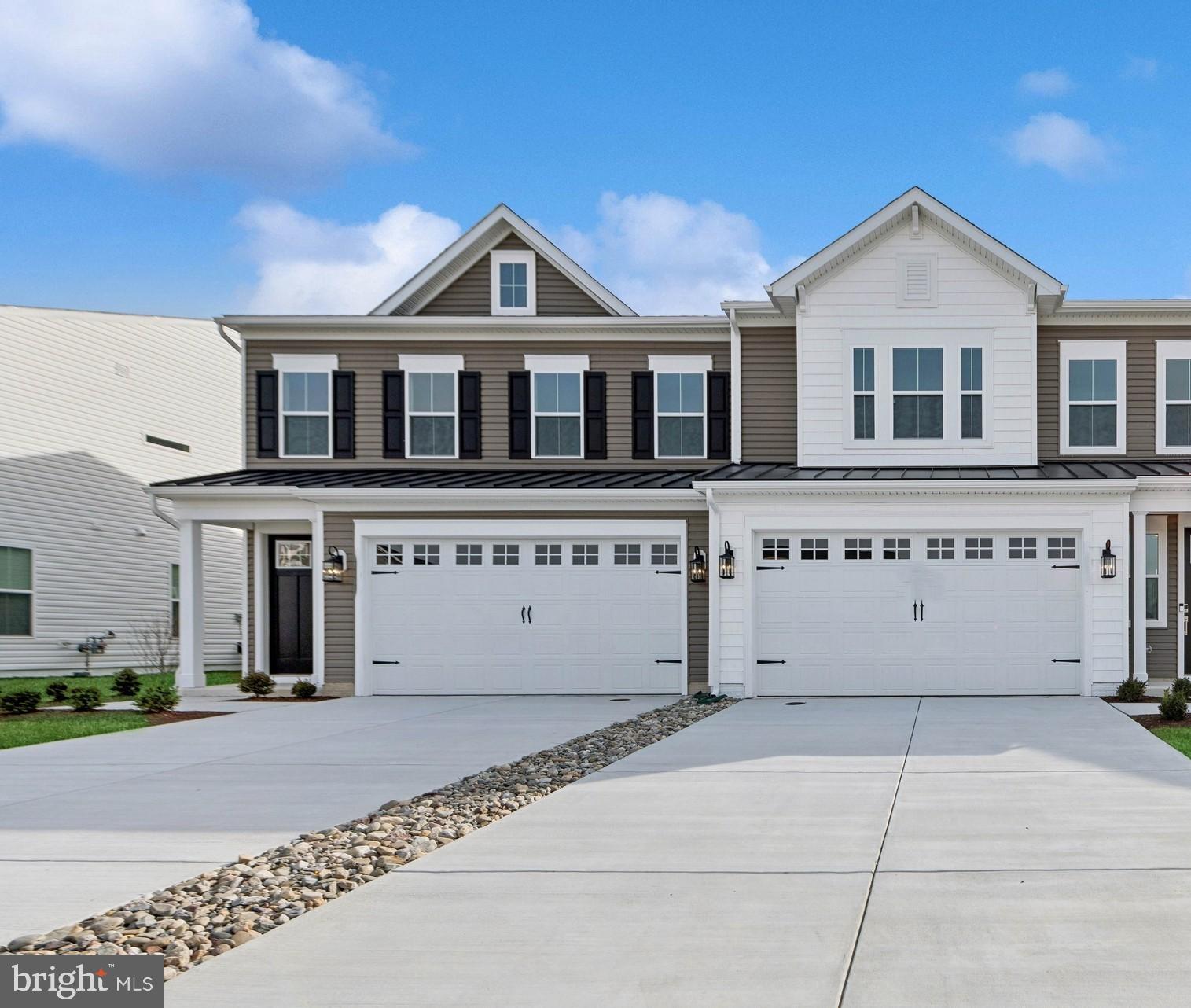 BAY KNOLLS - Residential