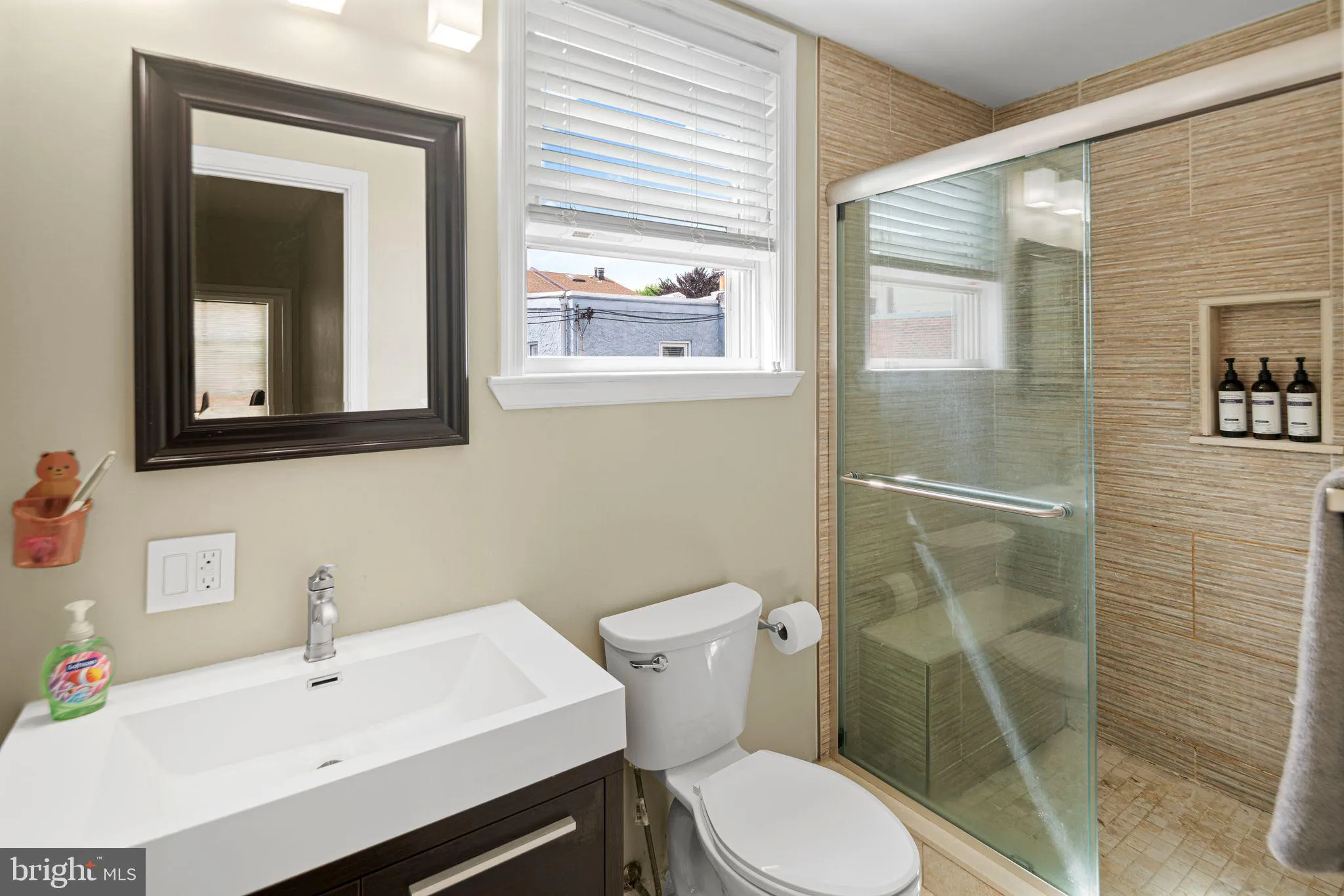 Philadelphia, Pennsylvania 19130, United States, 2 Bedrooms Bedrooms, ,1 BathroomBathrooms,Residential,Contingent,129905