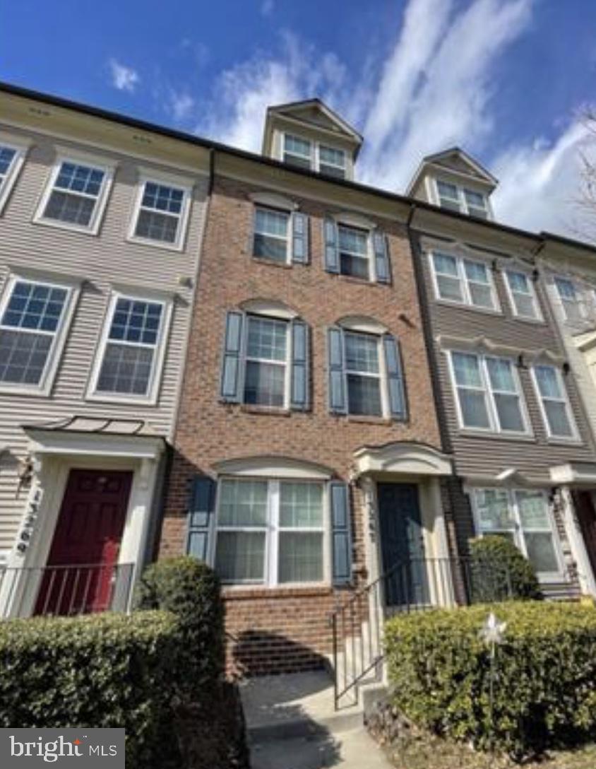 GALLERY PARK - Residential Lease