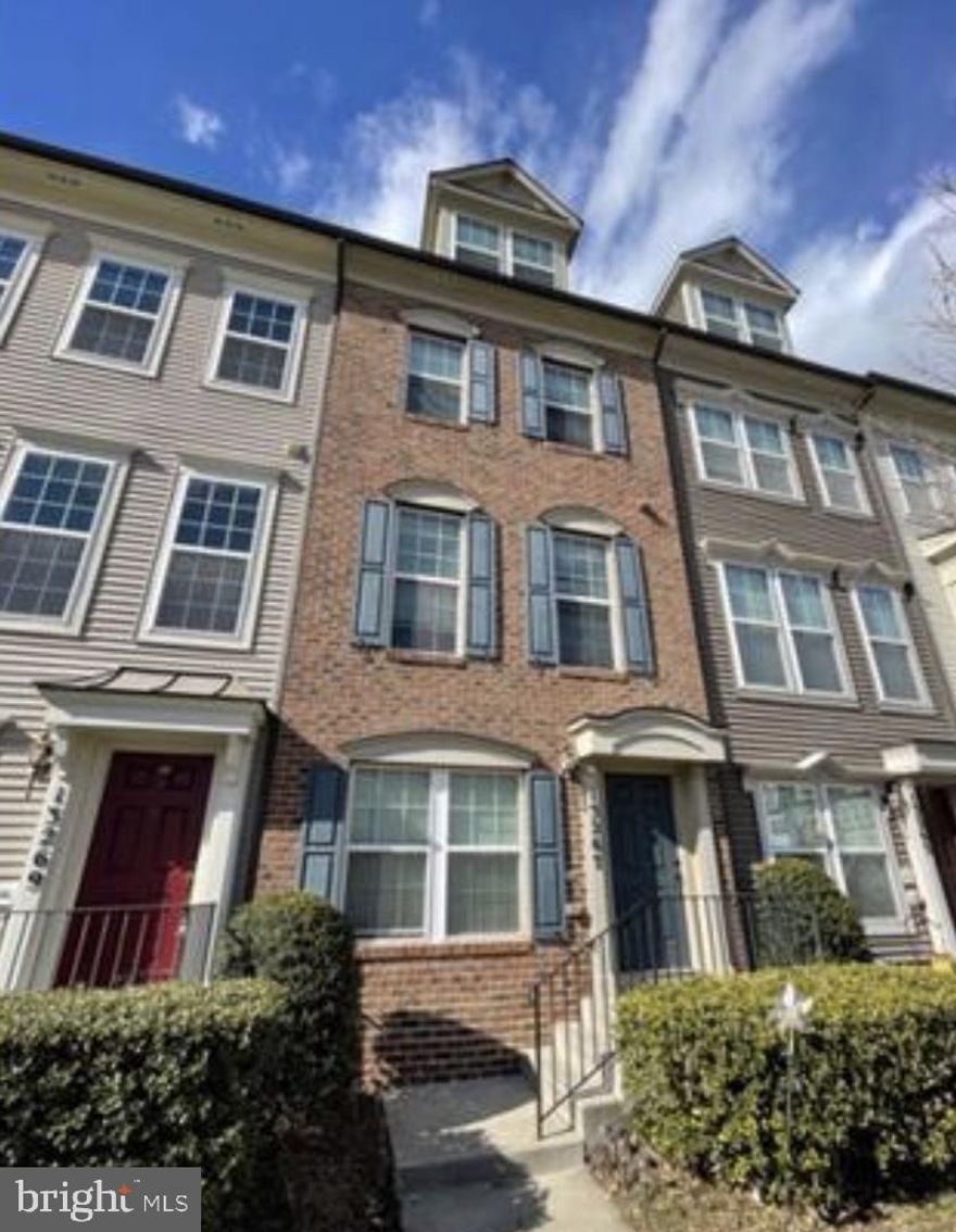 3 bed + 2.5 Ba + 1 Car Garage --- Located Gallery Park, this section Clarksburg is tucked away close to Clarksburg High School. Enter through s small foyer and drop your shoes and coat and head upstairs to the Living Room, Dining Room and eat in kitchen with small deck perfect for a grill, this MAIN level has a 1/2 bath on this level, go up to the next level and find 2 bedrooms and 2 full baths, and the W&D, then go up to the top level and you'll find the loft style 3rd bedroom, with office nook. This TH has as one car garage and feeds to 20871 schools. Close to Outlets, Shopping and dining.....