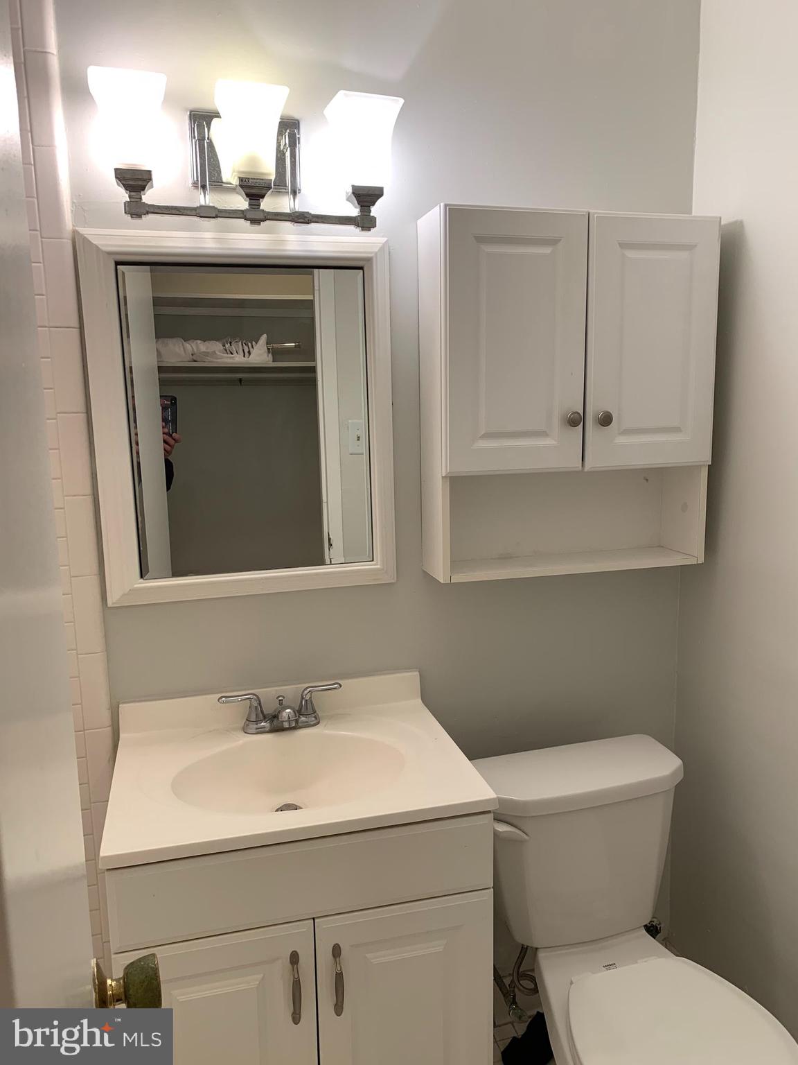 RIVER PLACE WEST - Residential Lease