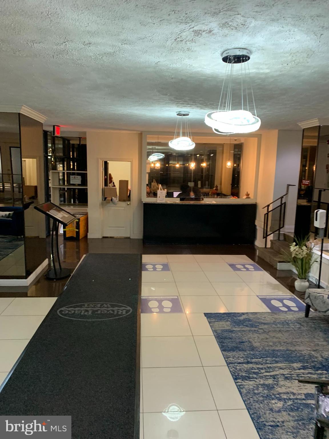 RIVER PLACE WEST - Residential Lease