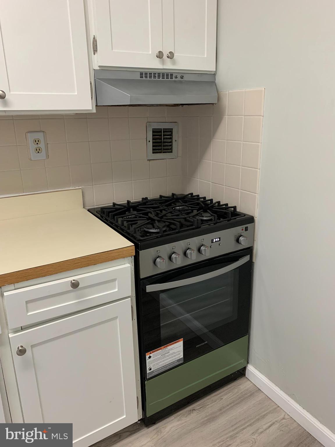 RIVER PLACE WEST - Residential Lease