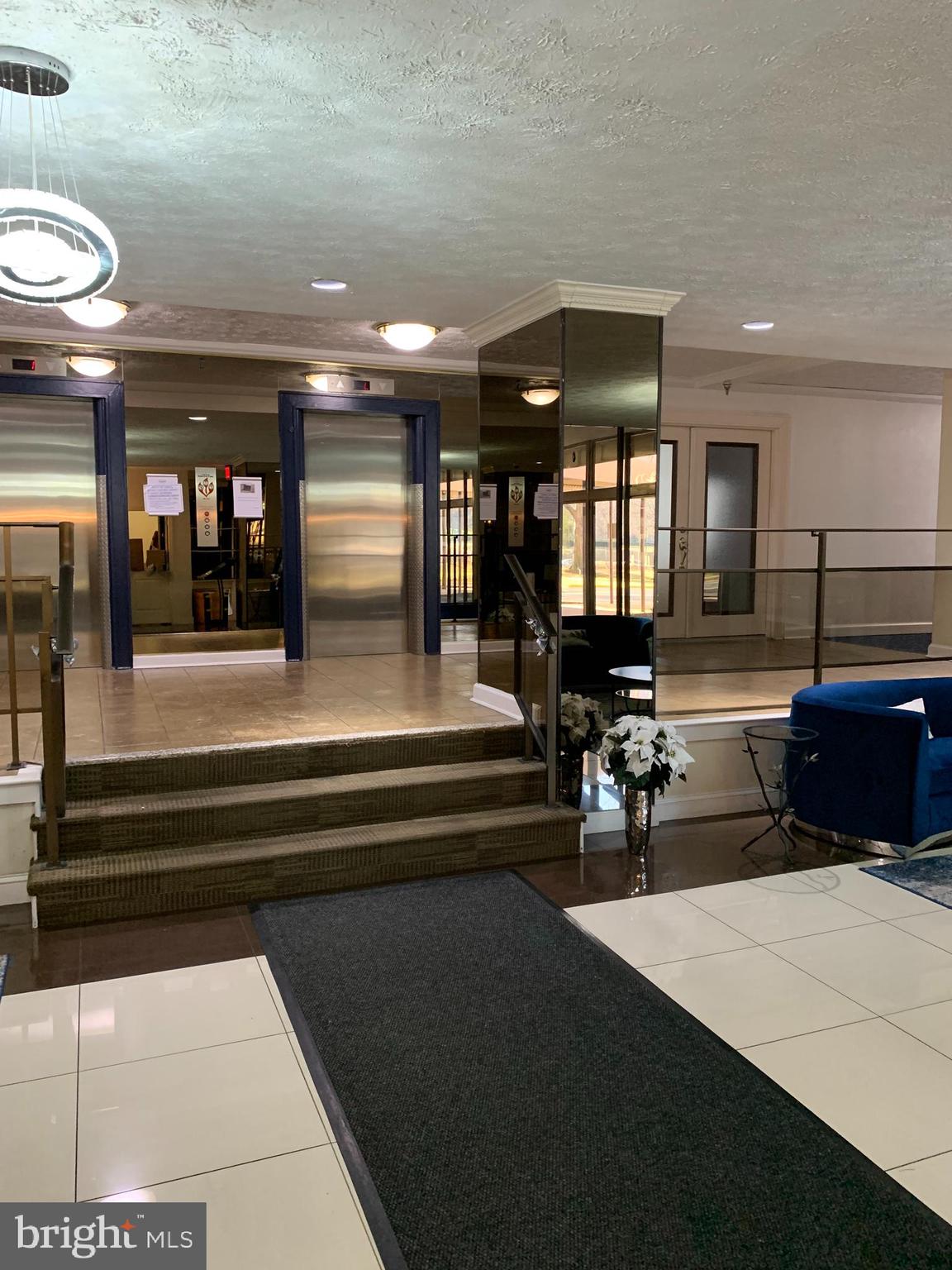 RIVER PLACE WEST - Residential Lease