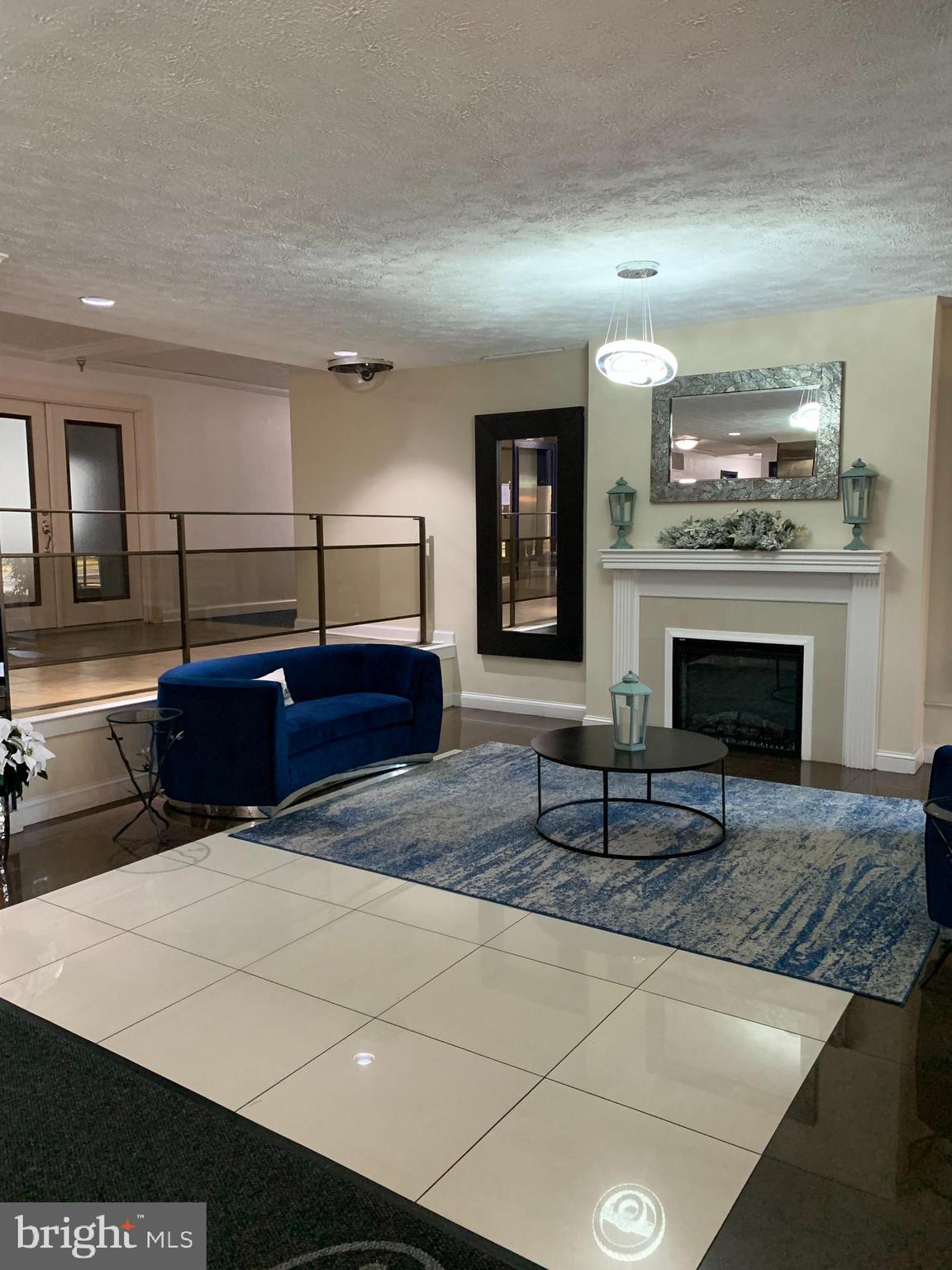 RIVER PLACE WEST - Residential Lease