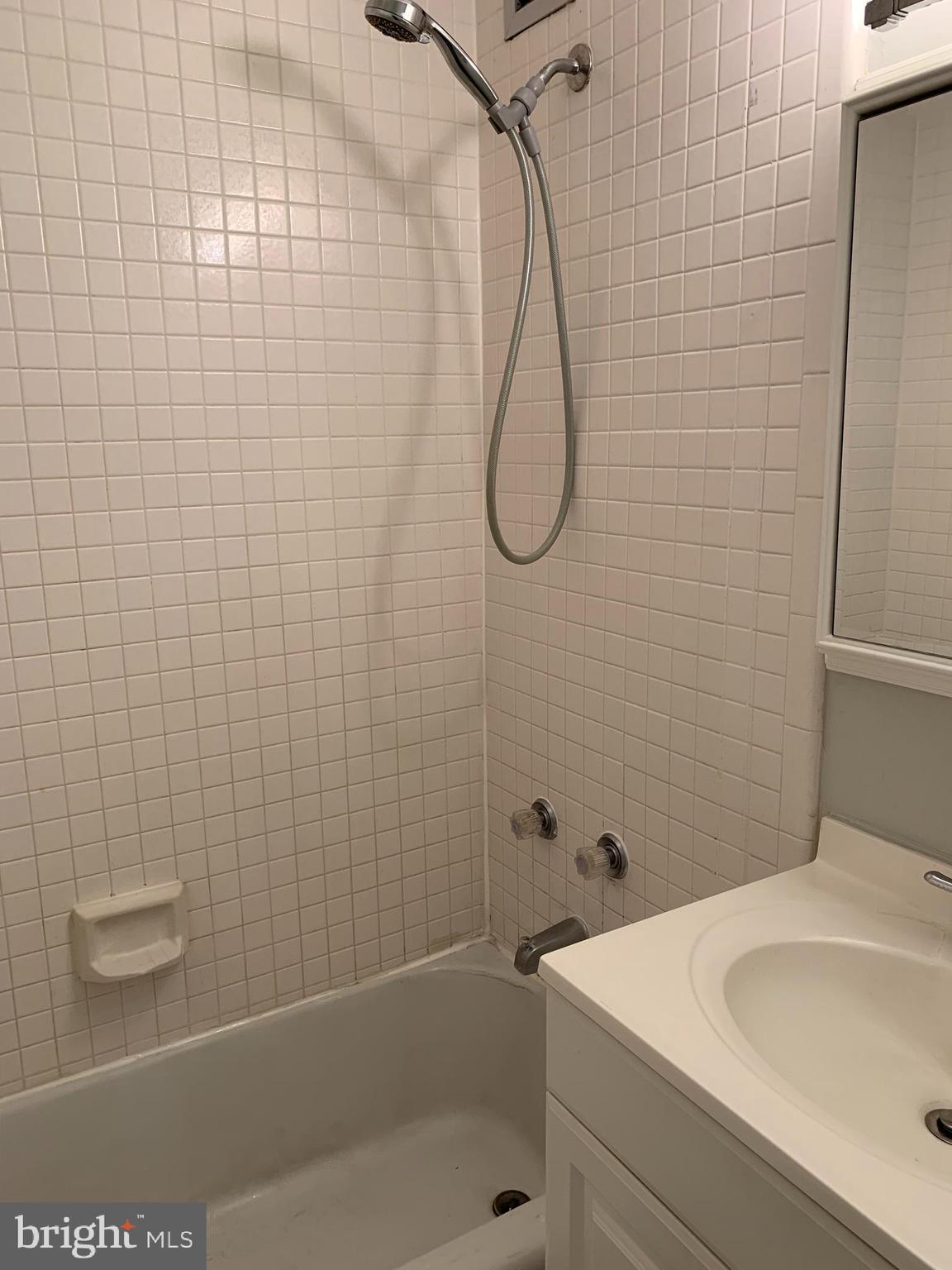 RIVER PLACE WEST - Residential Lease