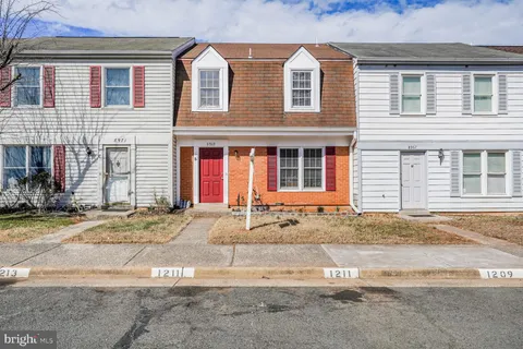 8969 McDowell Comn, Manassas, VA MLS: VAMN2007730