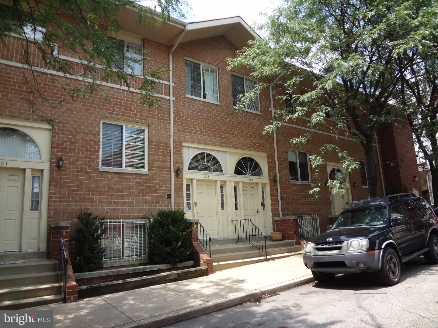 ART MUSEUM AREA - Residential Lease