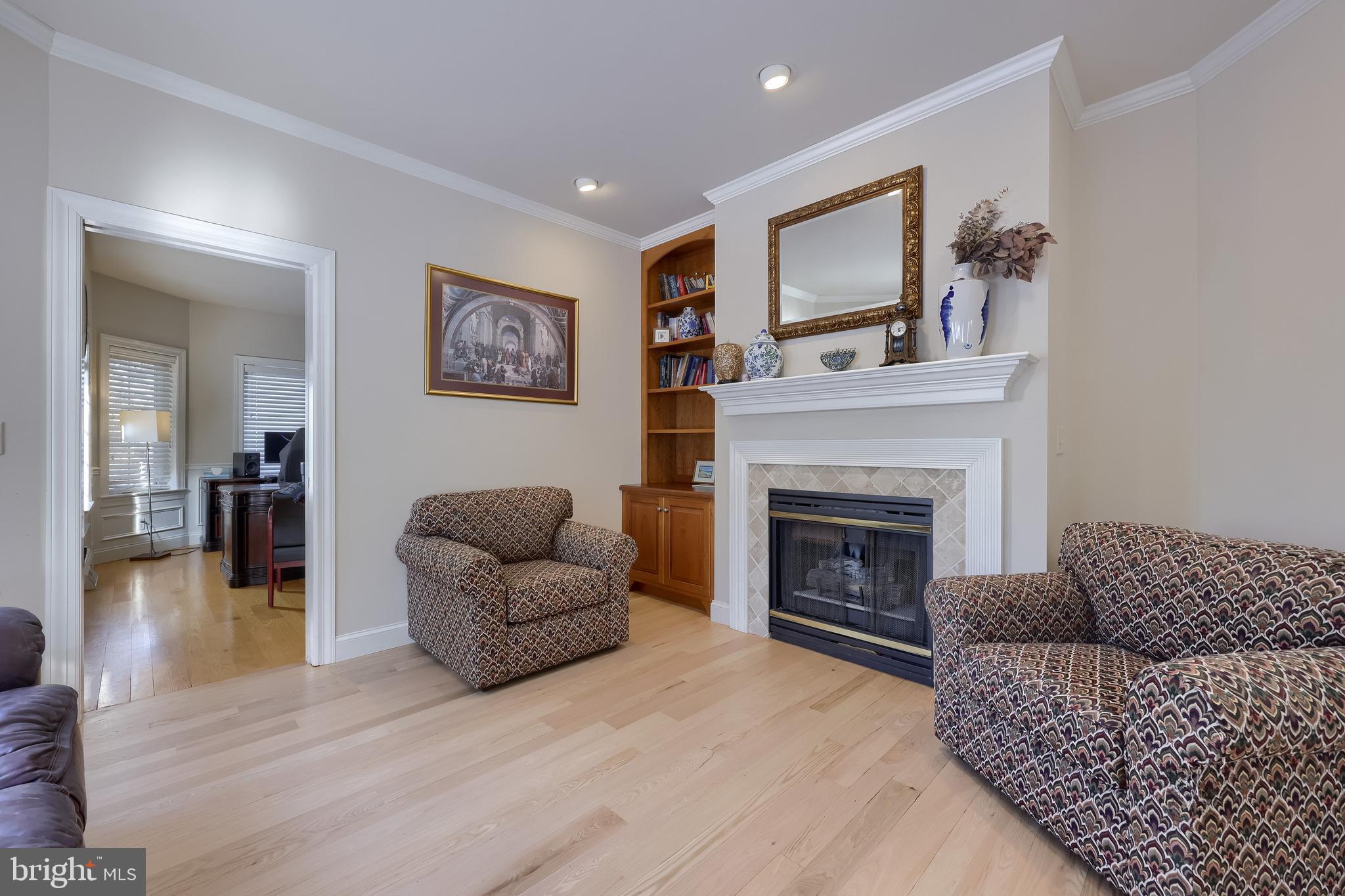 COLONY CHASE - Residential