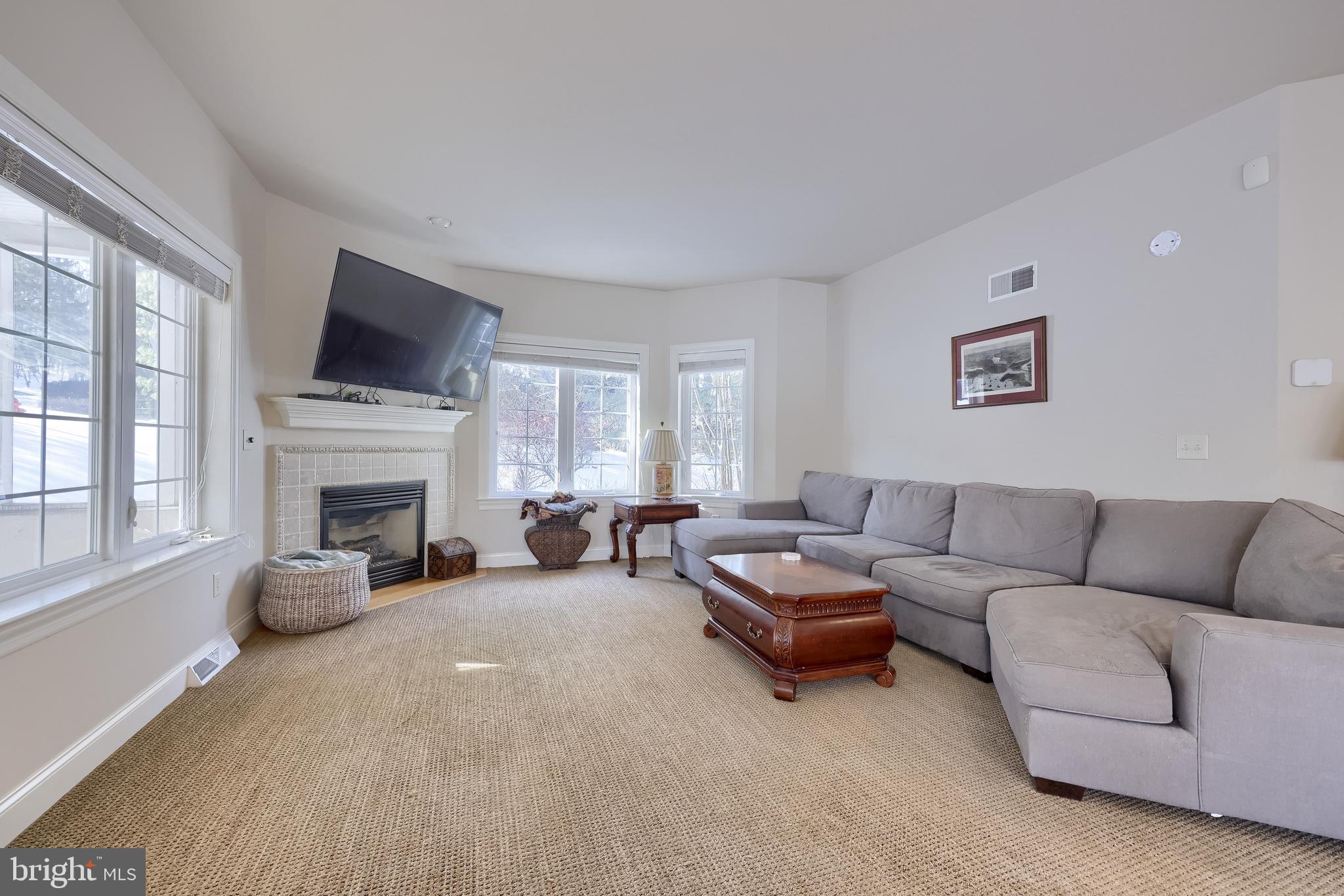 COLONY CHASE - Residential