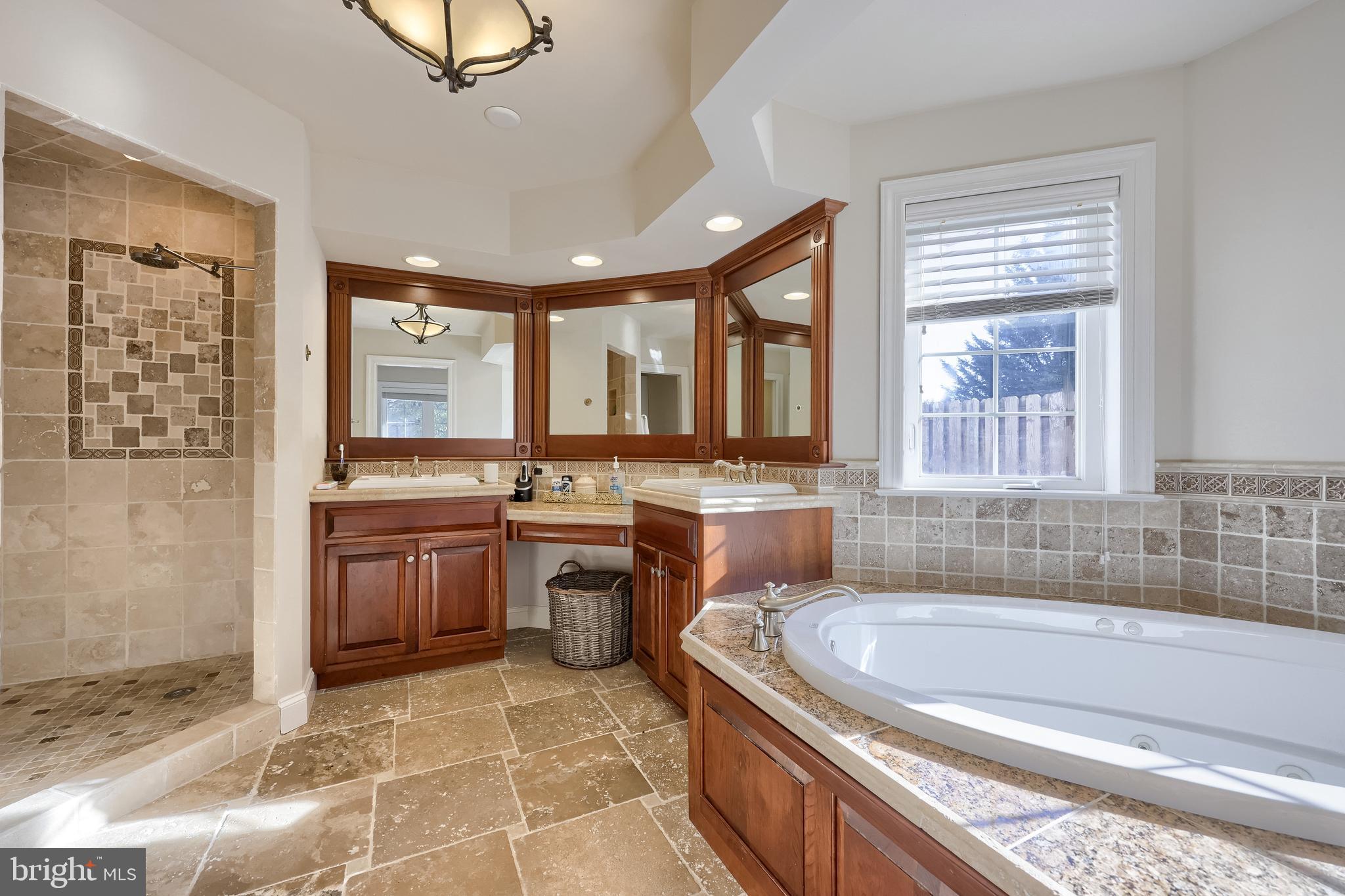 COLONY CHASE - Residential