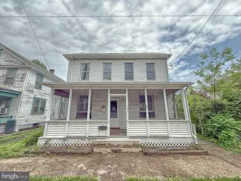 127 E Simpson Street, Mechanicsburg, PA 17055 - #: PACB2042228
