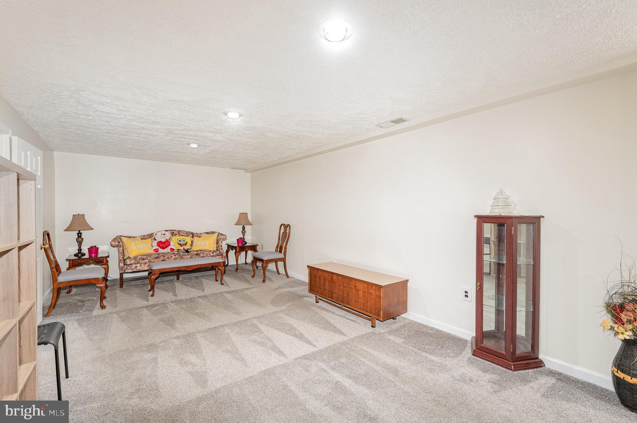 LAWNWOOD - Residential