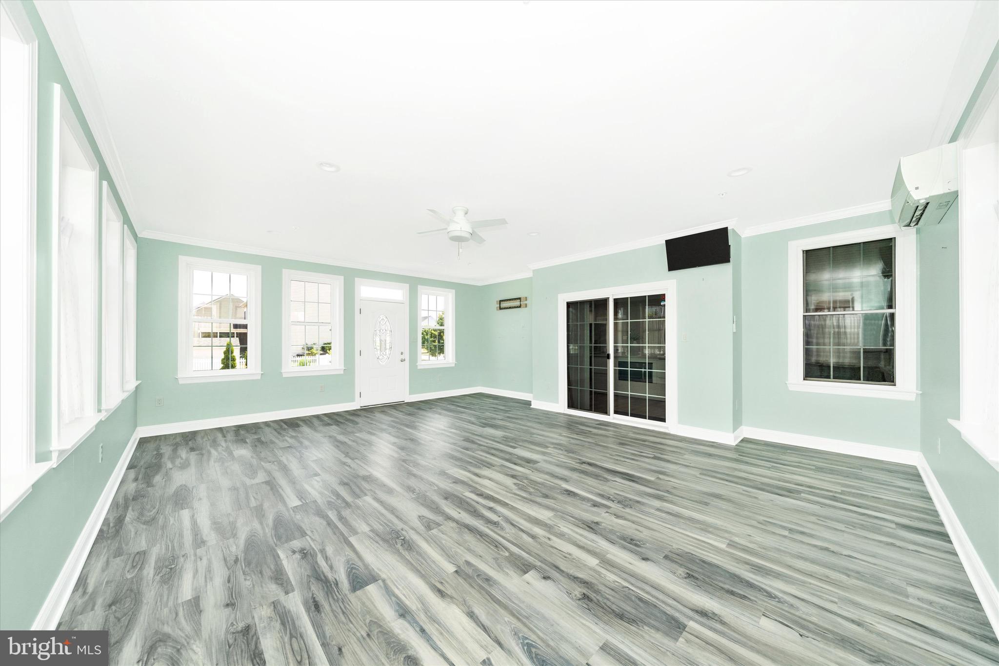 ROYAL OAKS - Residential