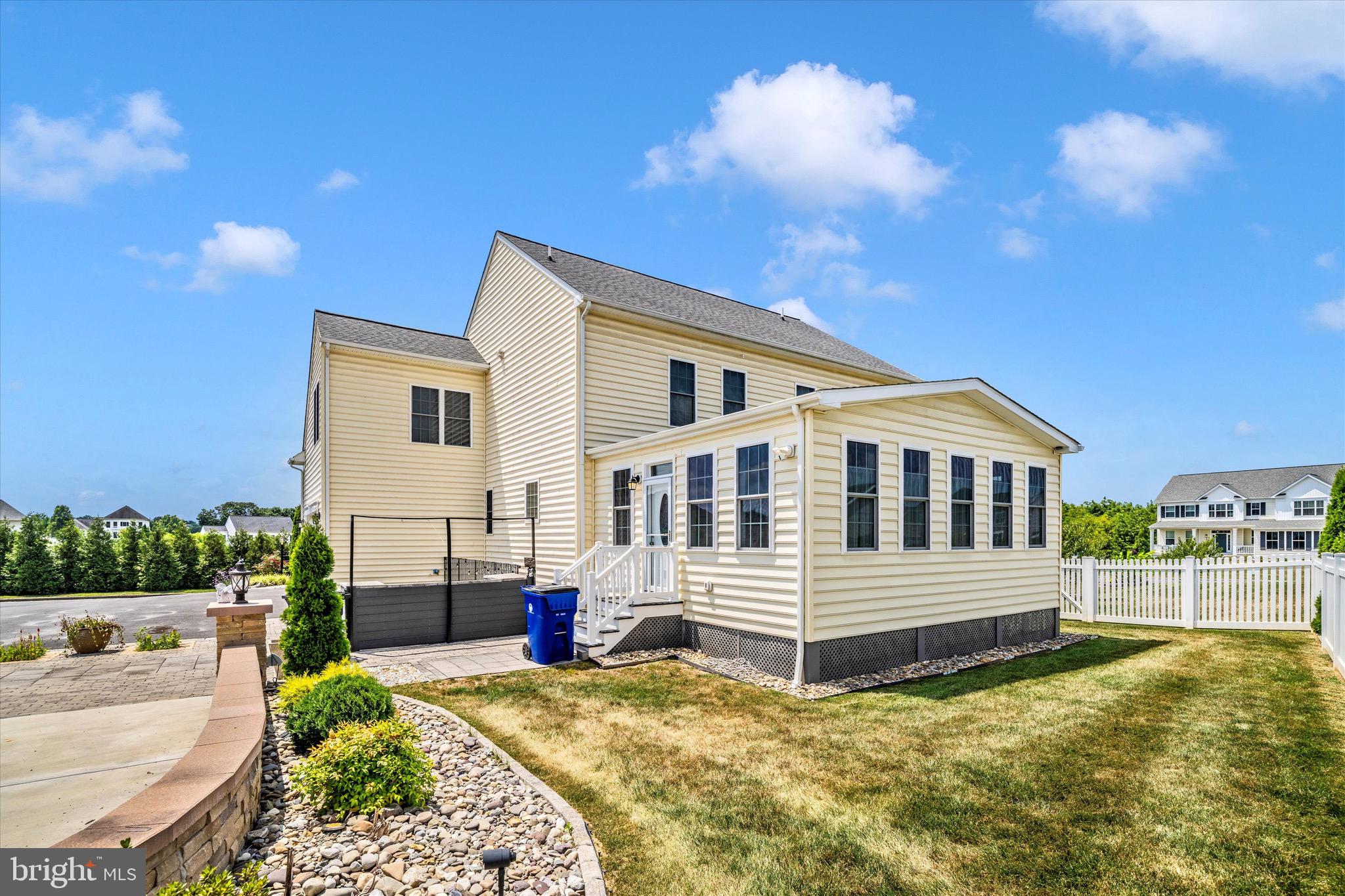 ROYAL OAKS - Residential