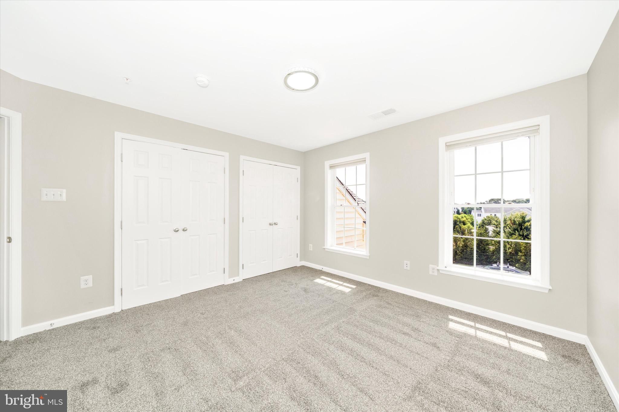 ROYAL OAKS - Residential