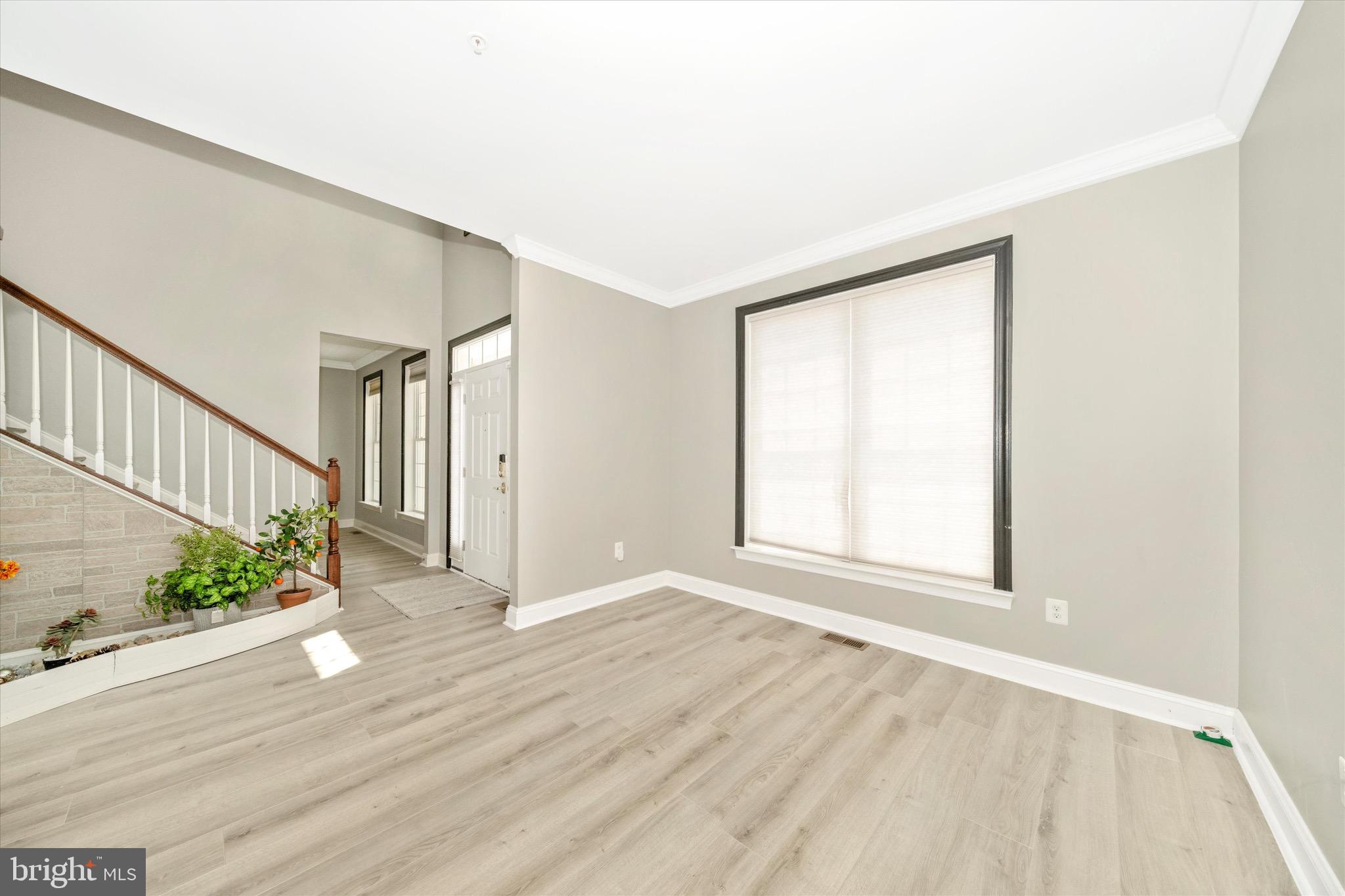 ROYAL OAKS - Residential