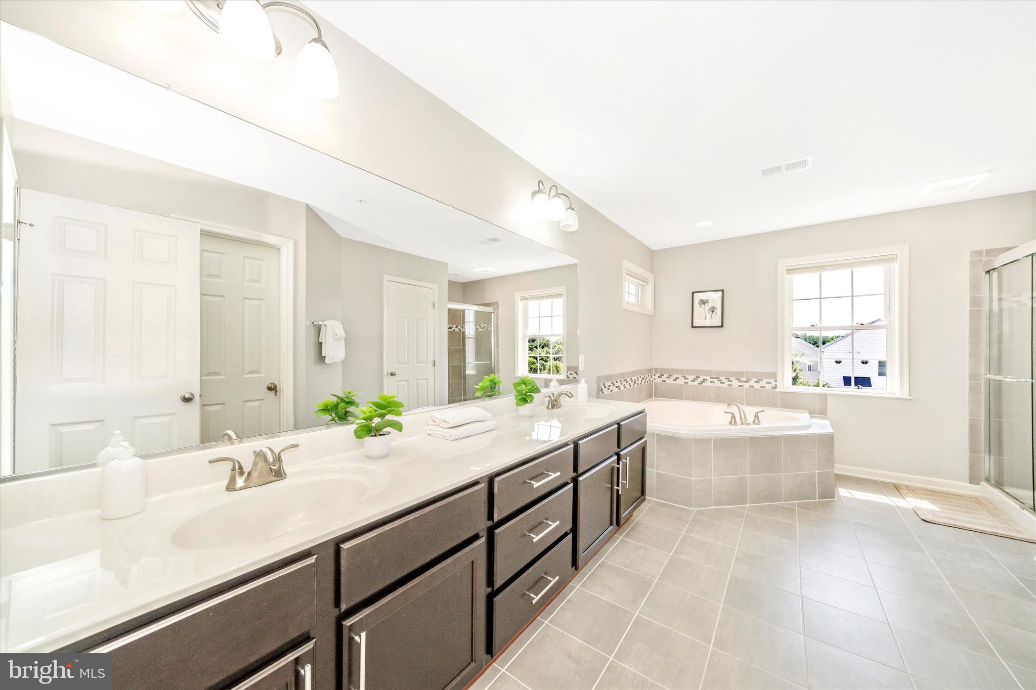 ROYAL OAKS - Residential