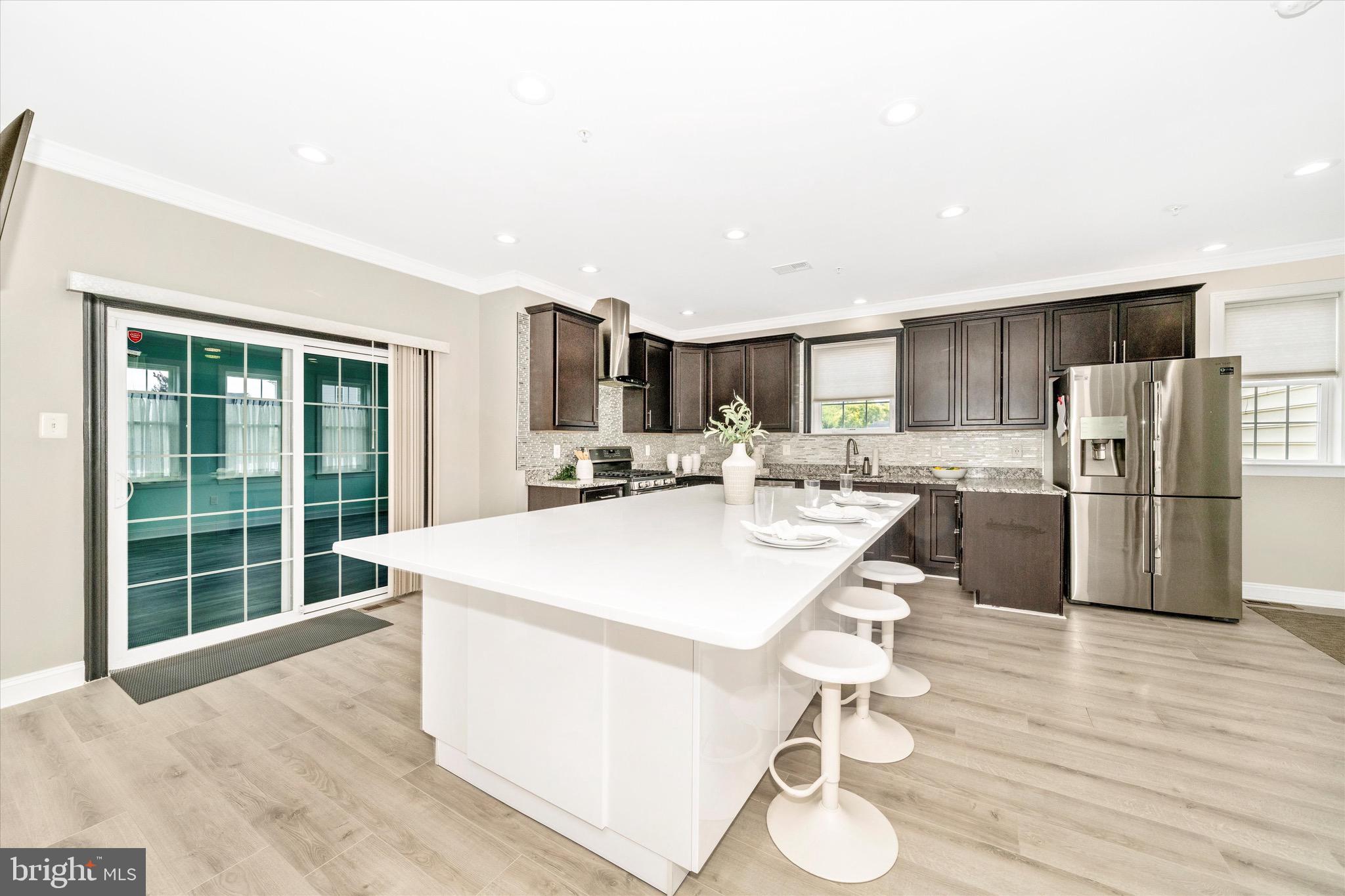 ROYAL OAKS - Residential