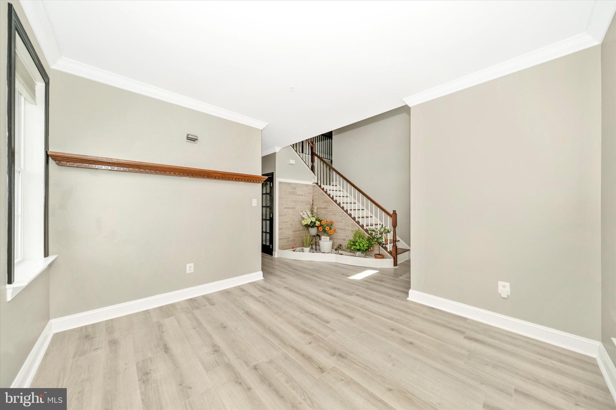 ROYAL OAKS - Residential