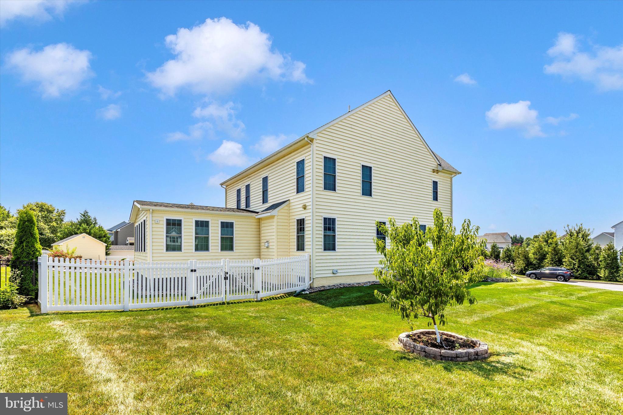 ROYAL OAKS - Residential