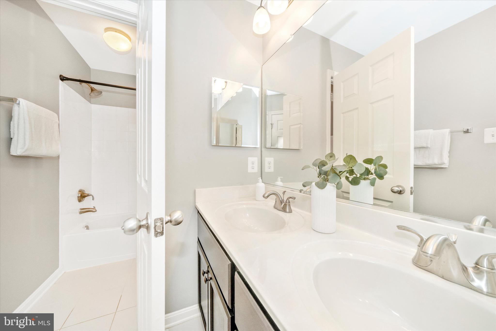 ROYAL OAKS - Residential