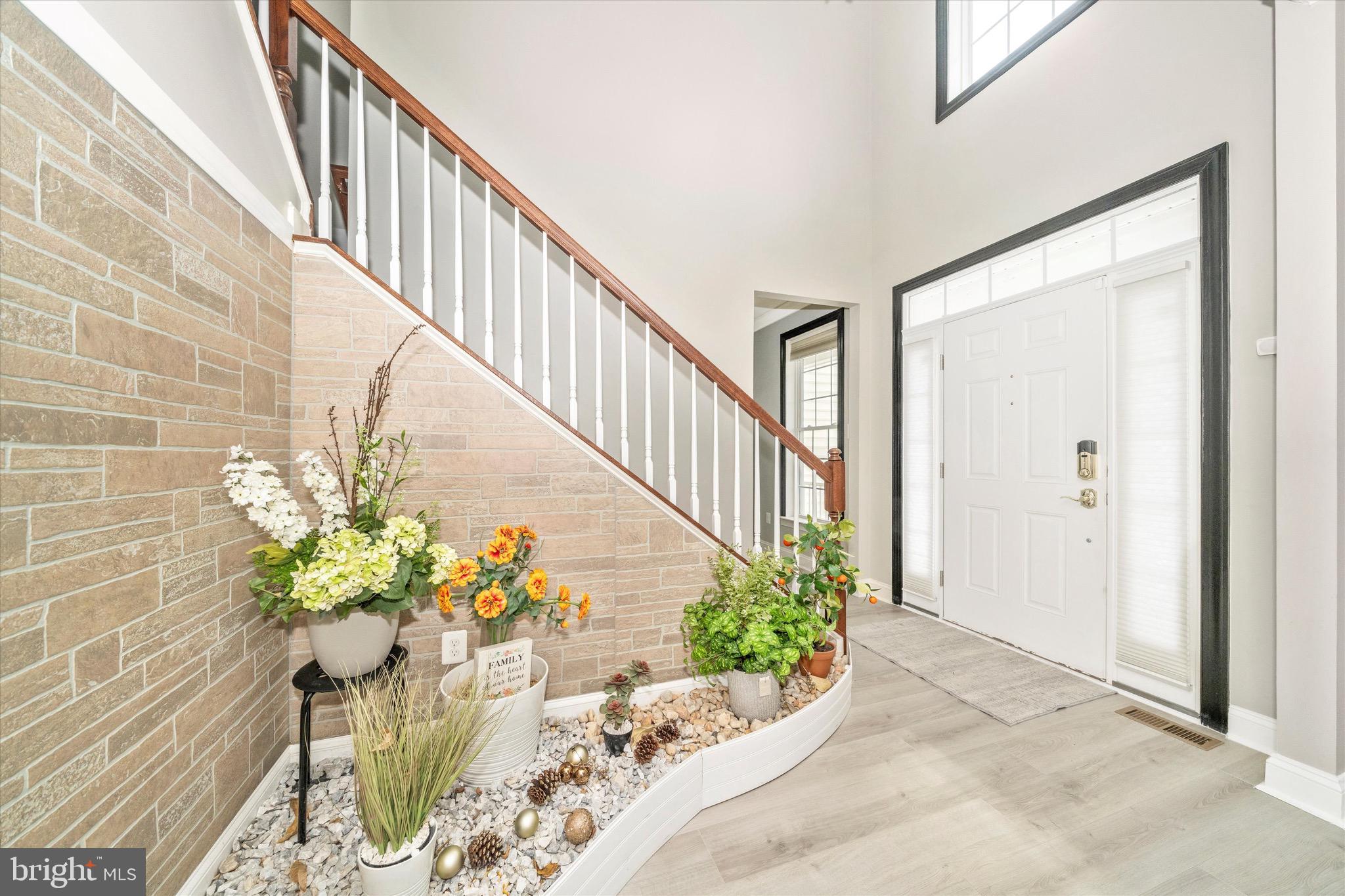 ROYAL OAKS - Residential