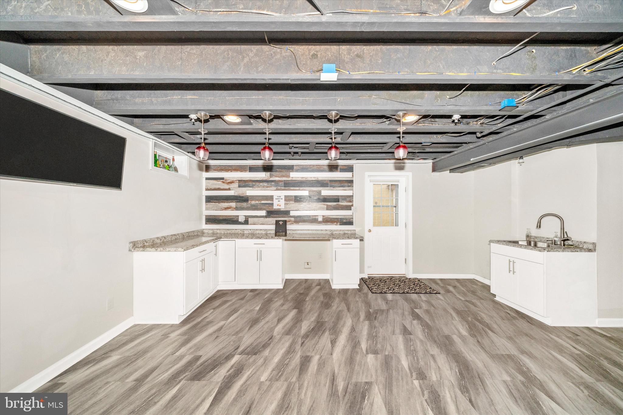 ROYAL OAKS - Residential