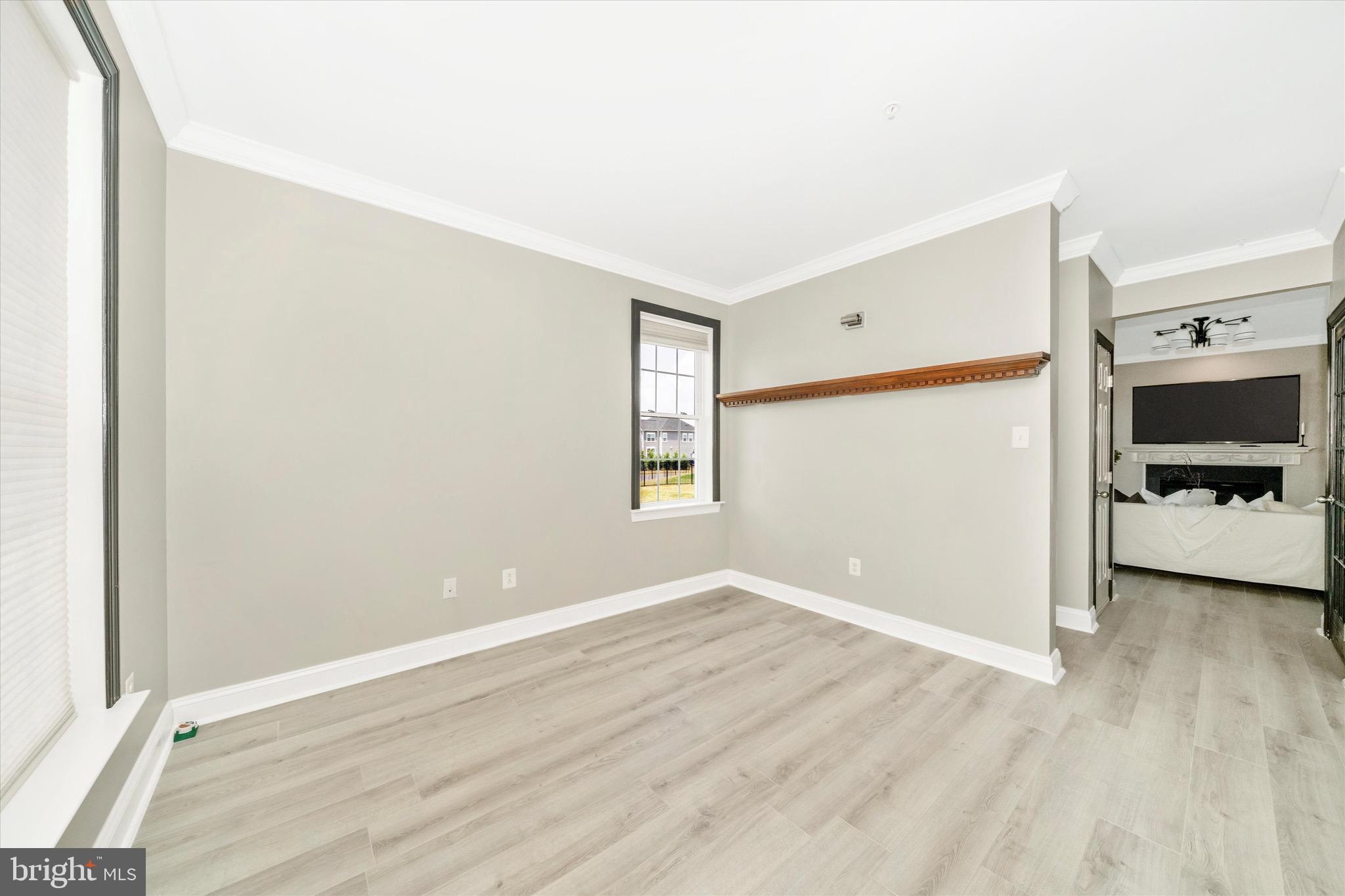 ROYAL OAKS - Residential