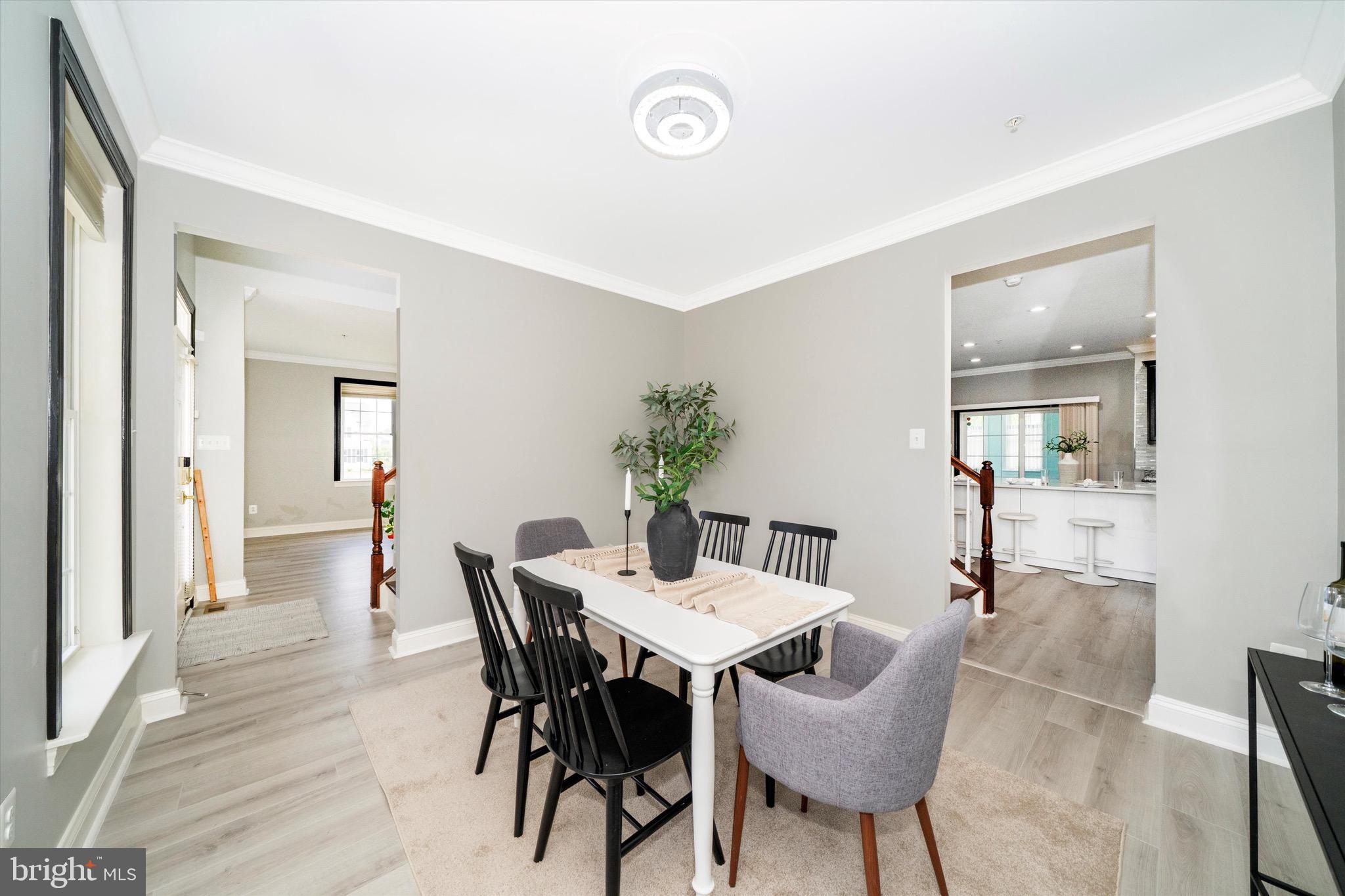 ROYAL OAKS - Residential