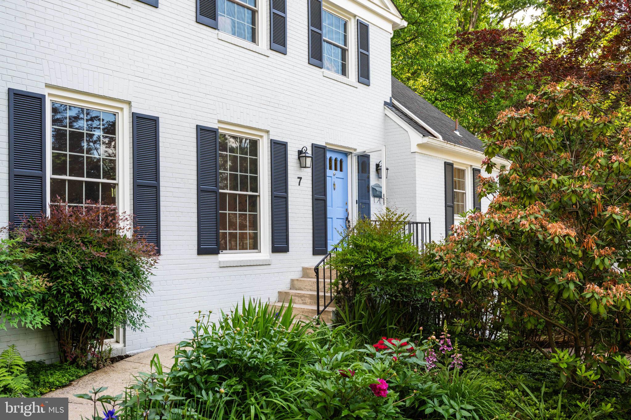 7 WHIPPOORWILL COURT