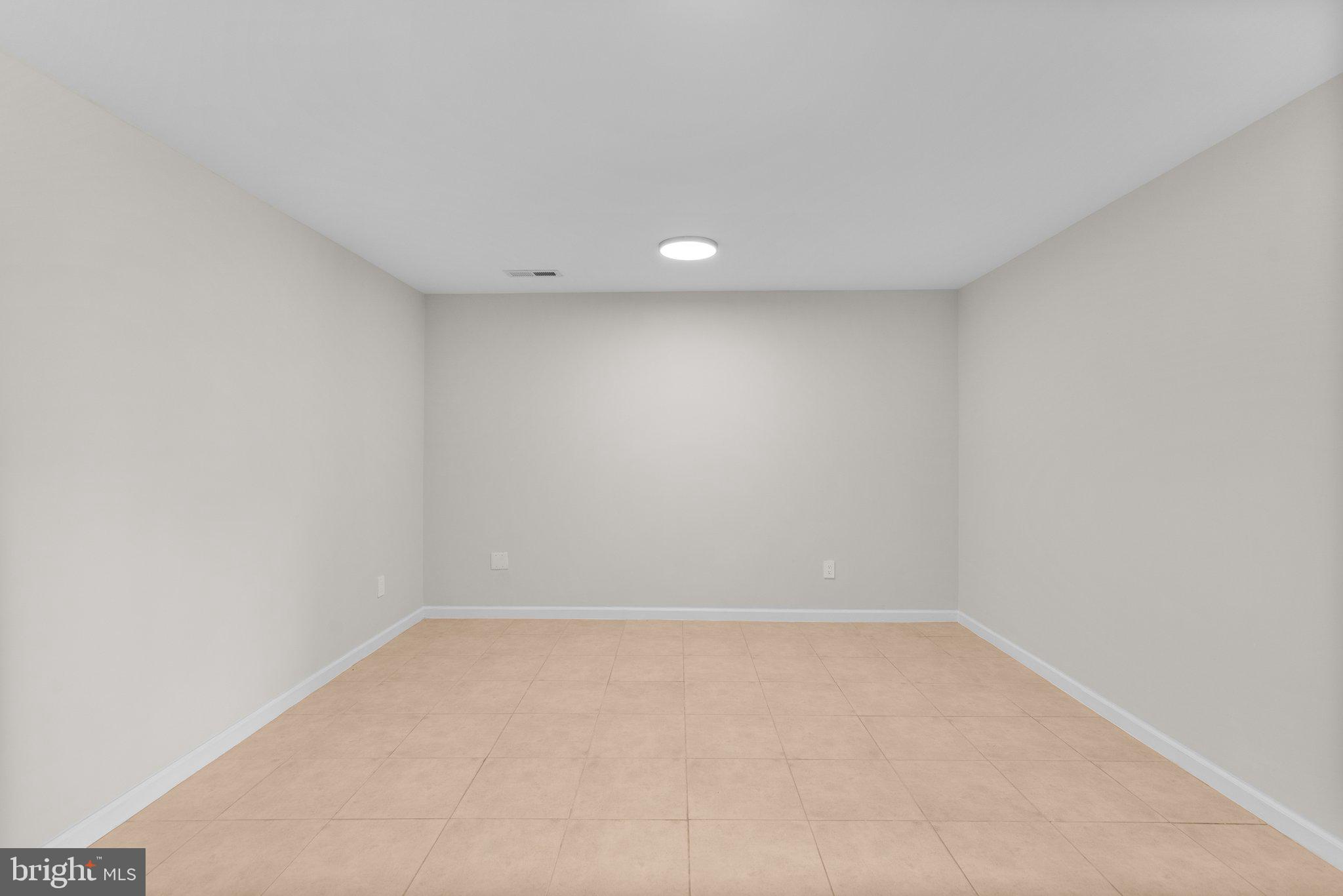 DARNESTOWN OUTSIDE - Residential