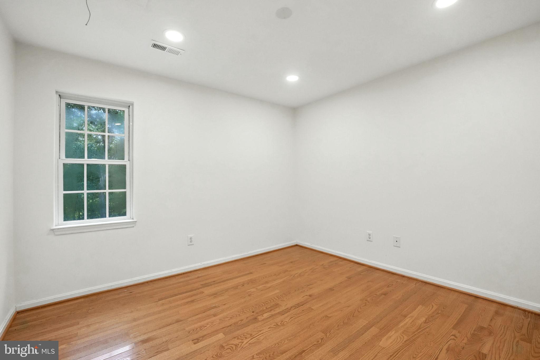 FOX CHASE - Residential