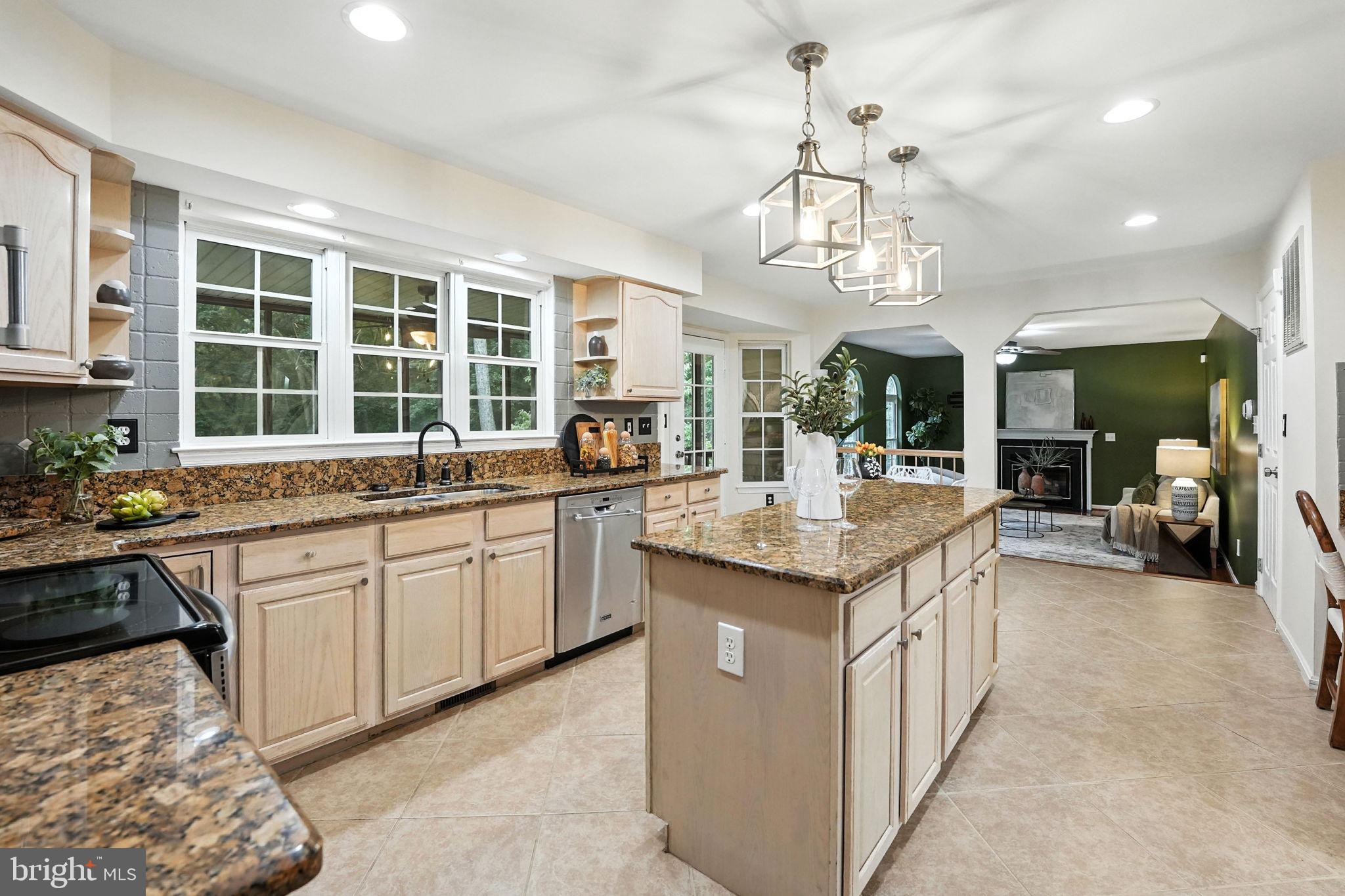 FOX CHASE - Residential