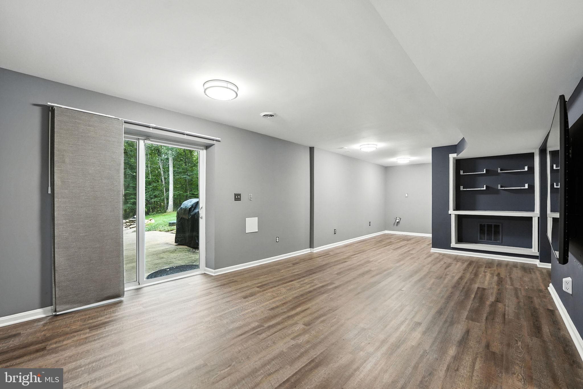 FOX CHASE - Residential