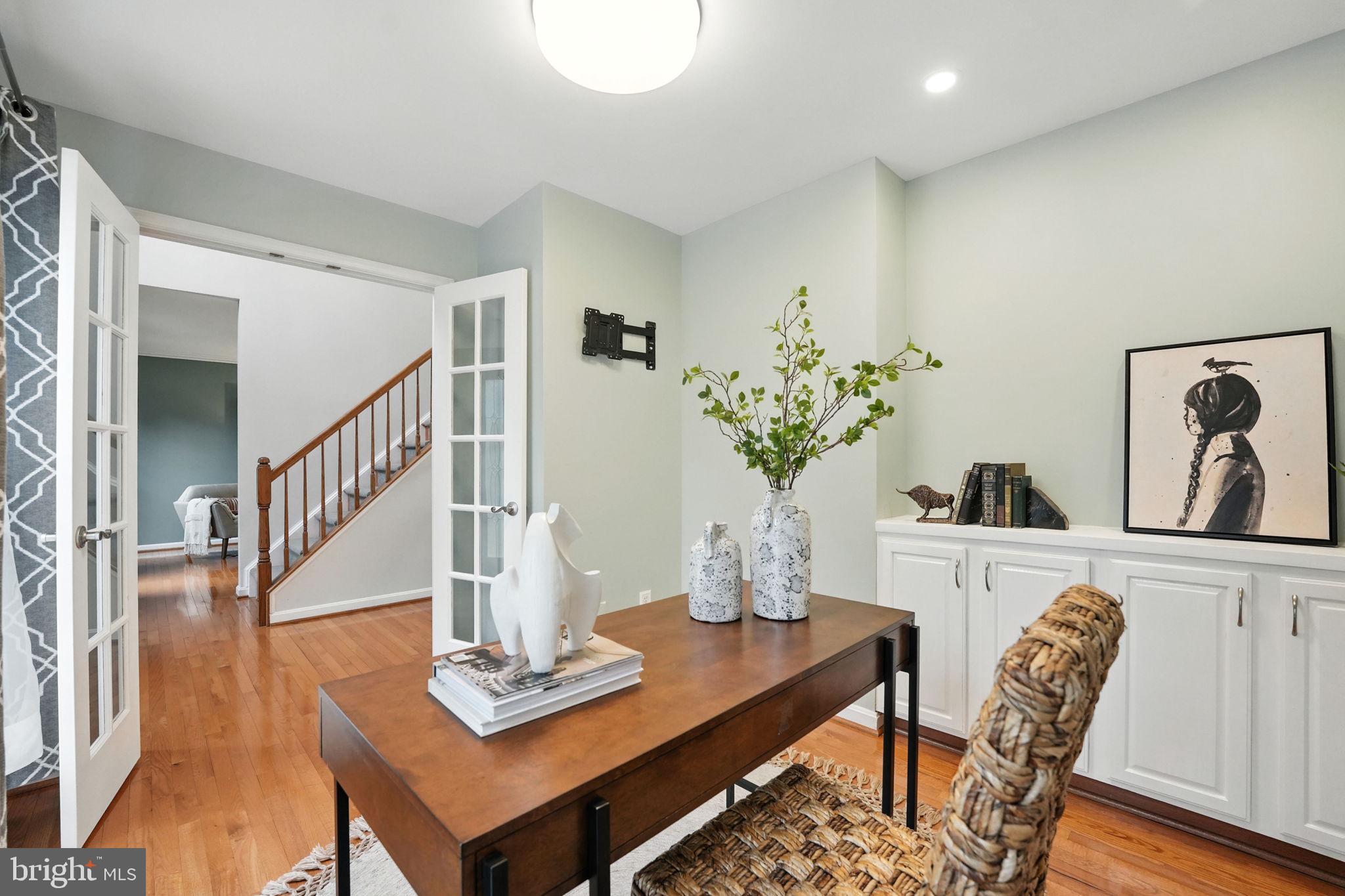 FOX CHASE - Residential