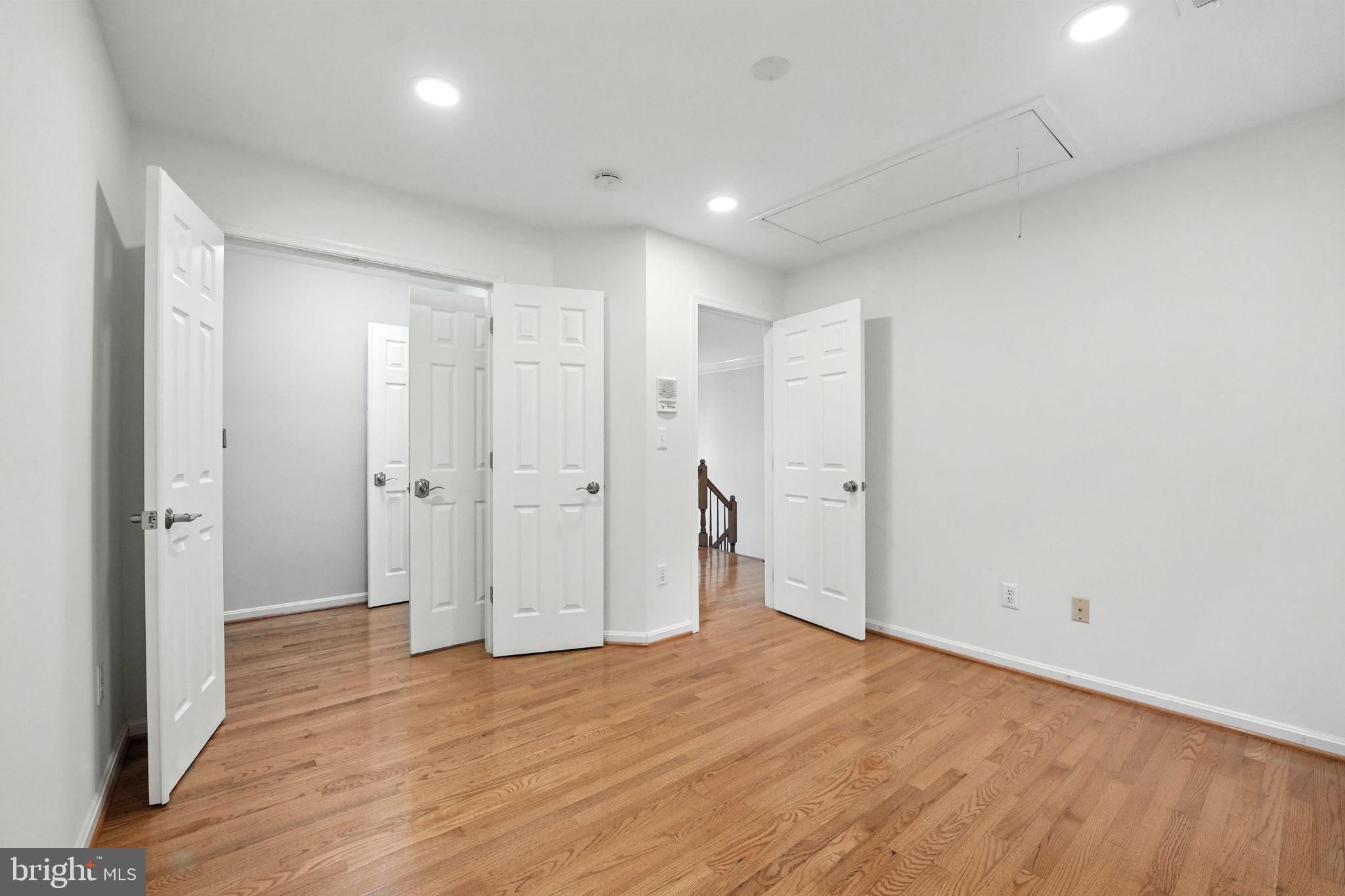 FOX CHASE - Residential