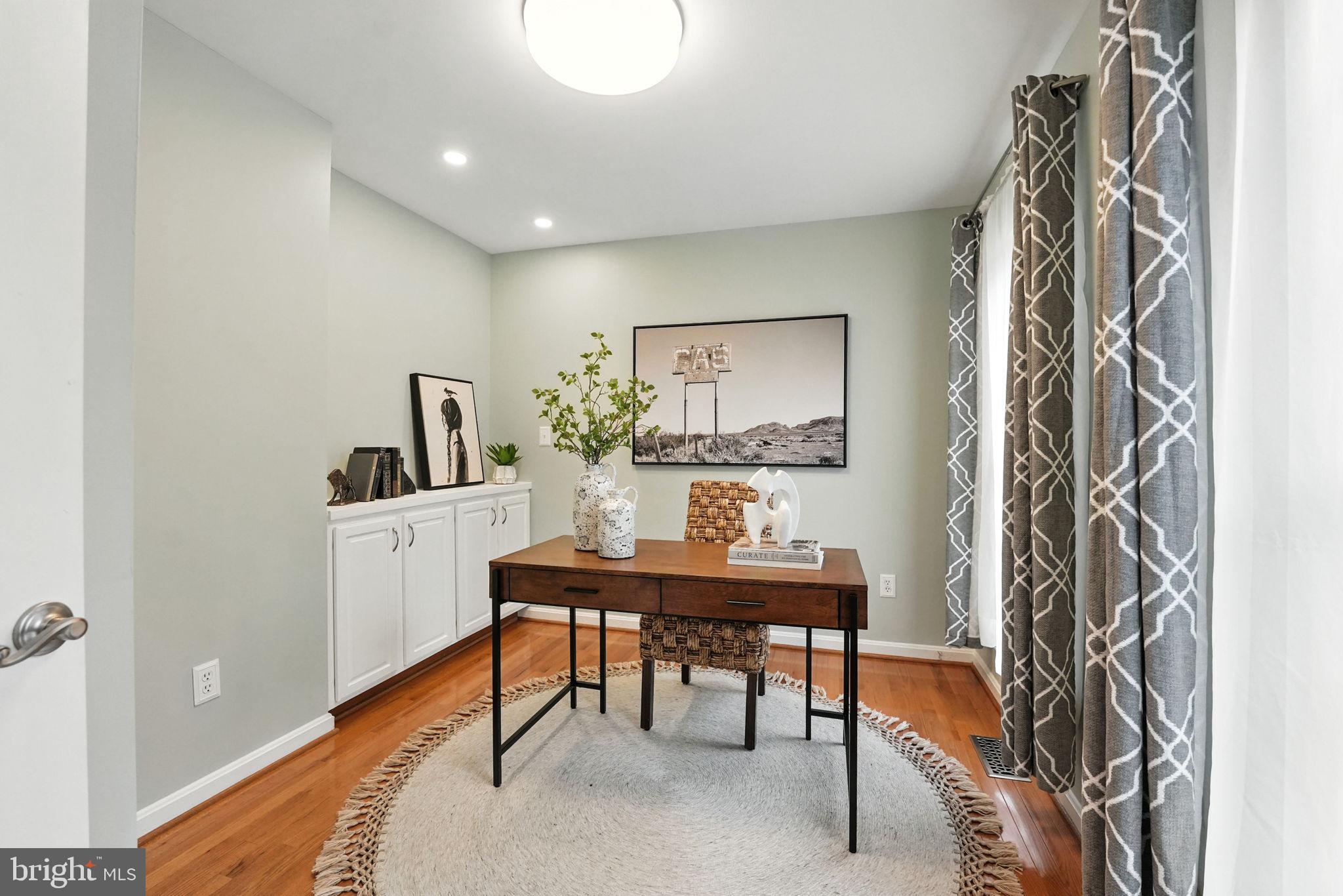 FOX CHASE - Residential